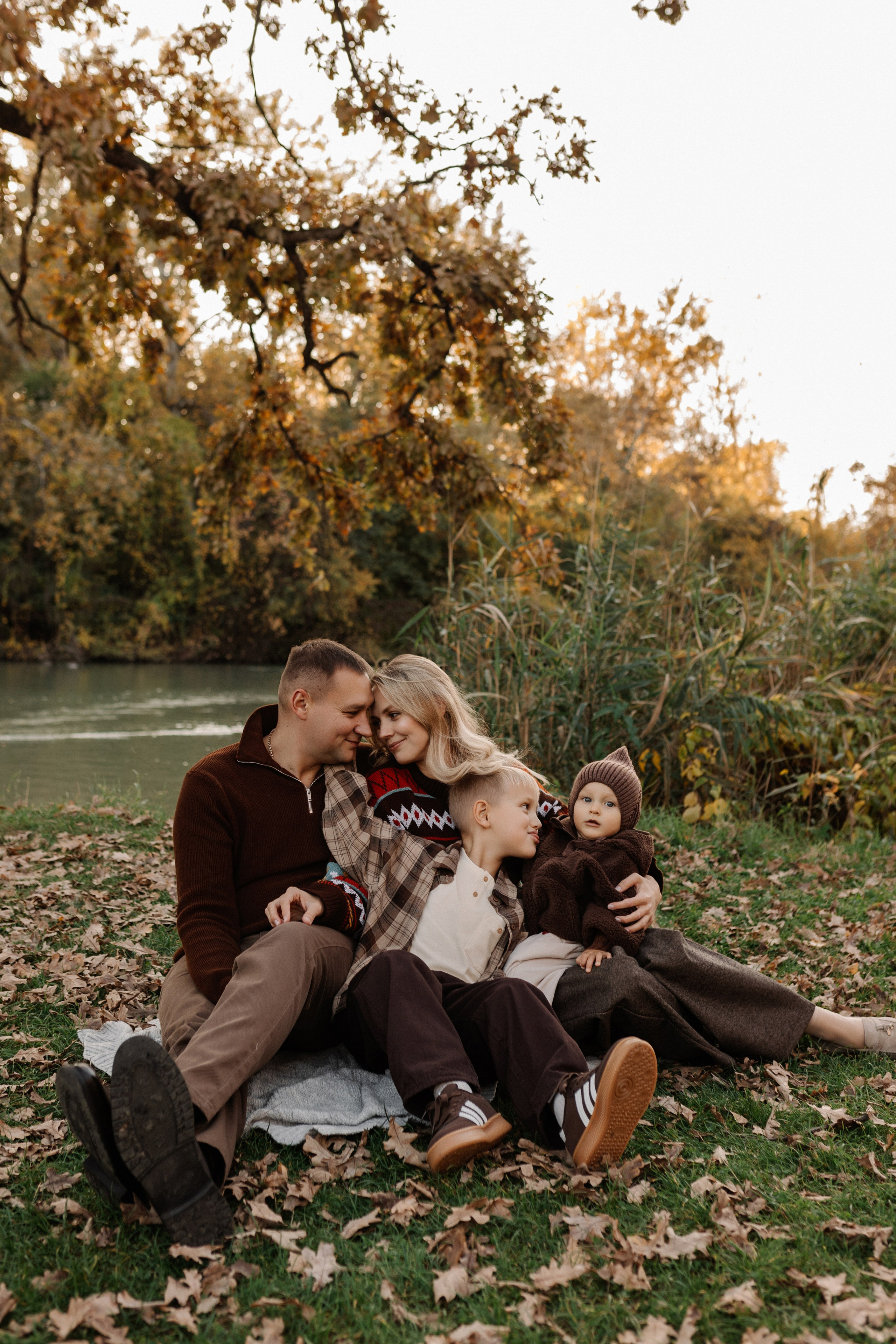 Семейная фотосессия в Краснодаре на природе, фотограф Яна Морева. Семейный фотограф в Краснодаре Яна Морева