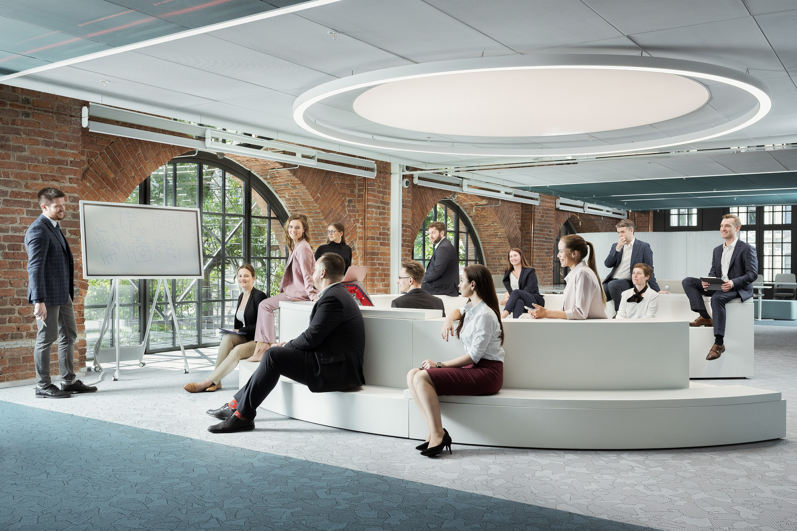 Галерея с изображениями нового цифрового пространства «Цифергауз» компании ПАО Газпром Нефть в Новой Голландии Санкт Петербург. Стоян Васев — фотограф в Москве