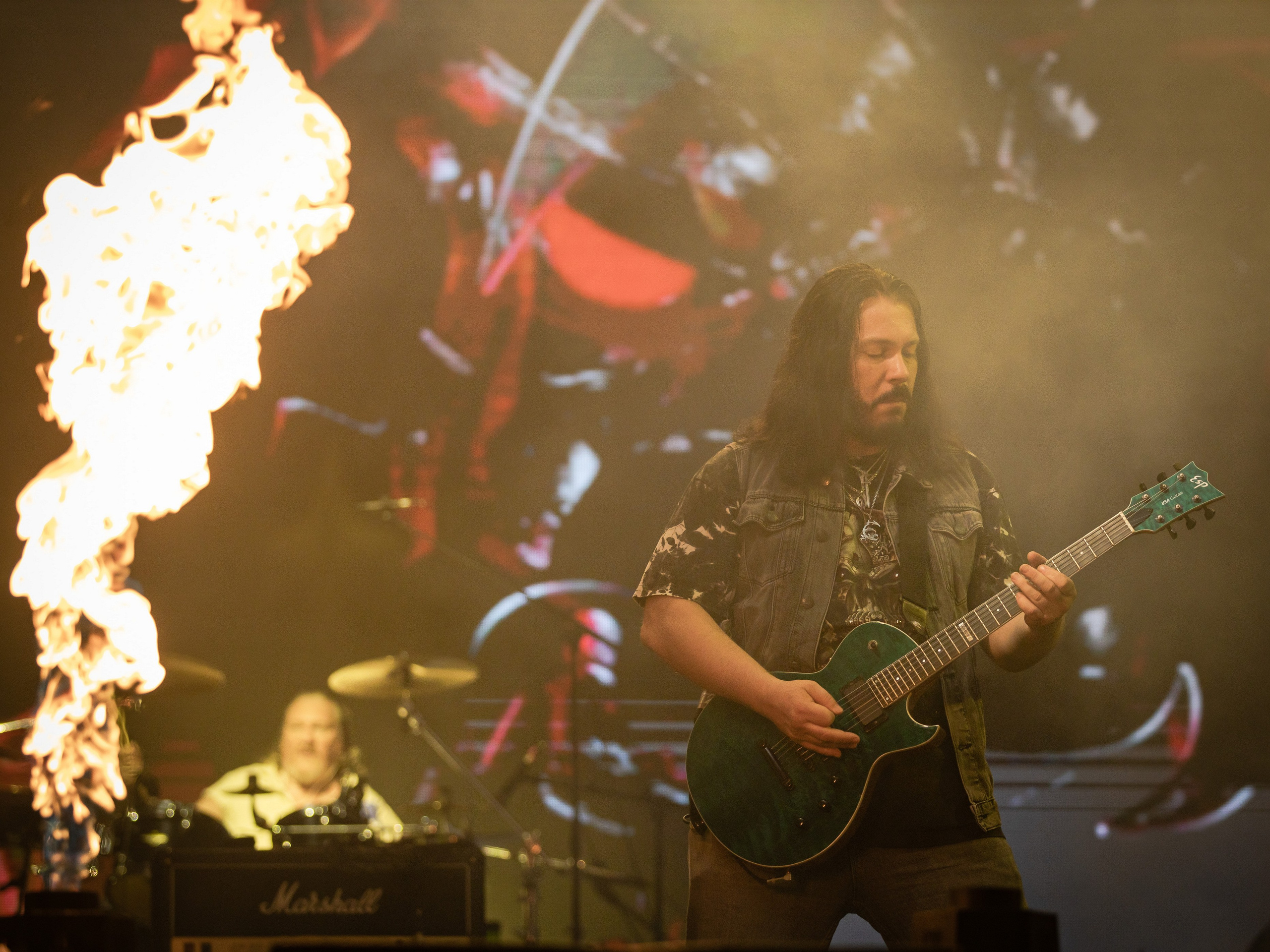 Эпидемия. Крылья Сахалина. Фотограф. г. Южно-Сахалинск. Олег Толстов