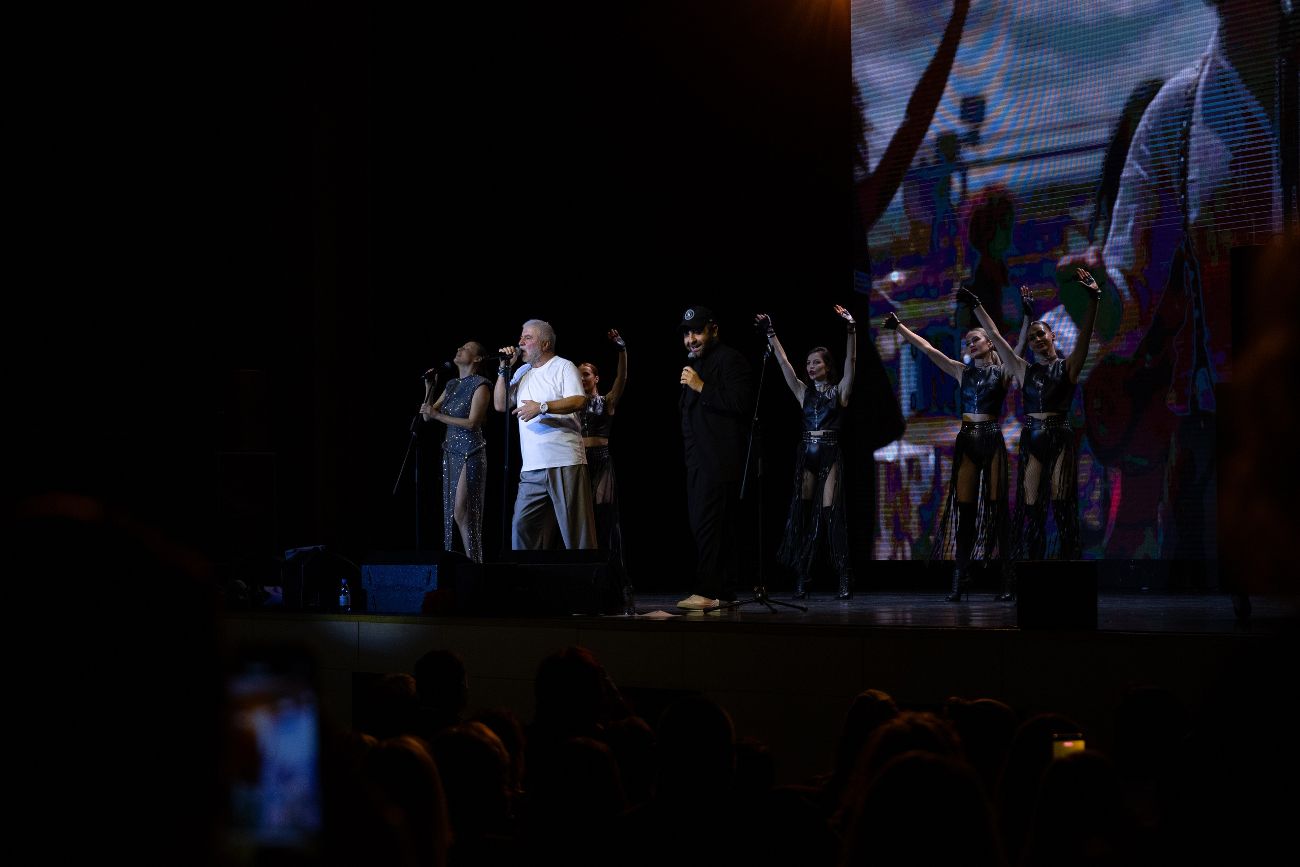 Сосо Павлиашвили КРАСНОЯРСК. Фотограф Красноярск съемки лавстори, фотосессия в студии, портретная съемка, творческие фотосессии
