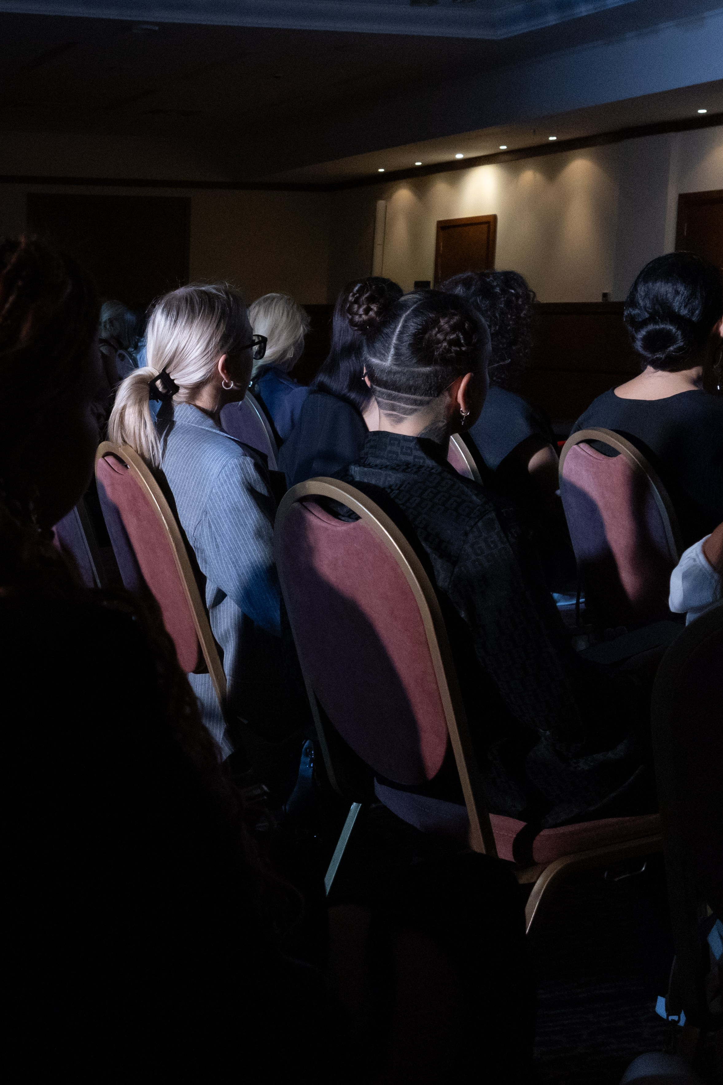 Всероссийский PR-SAMMIT. Фотограф Красноярск съемки лавстори, фотосессия в студии, портретная съемка, творческие фотосессии