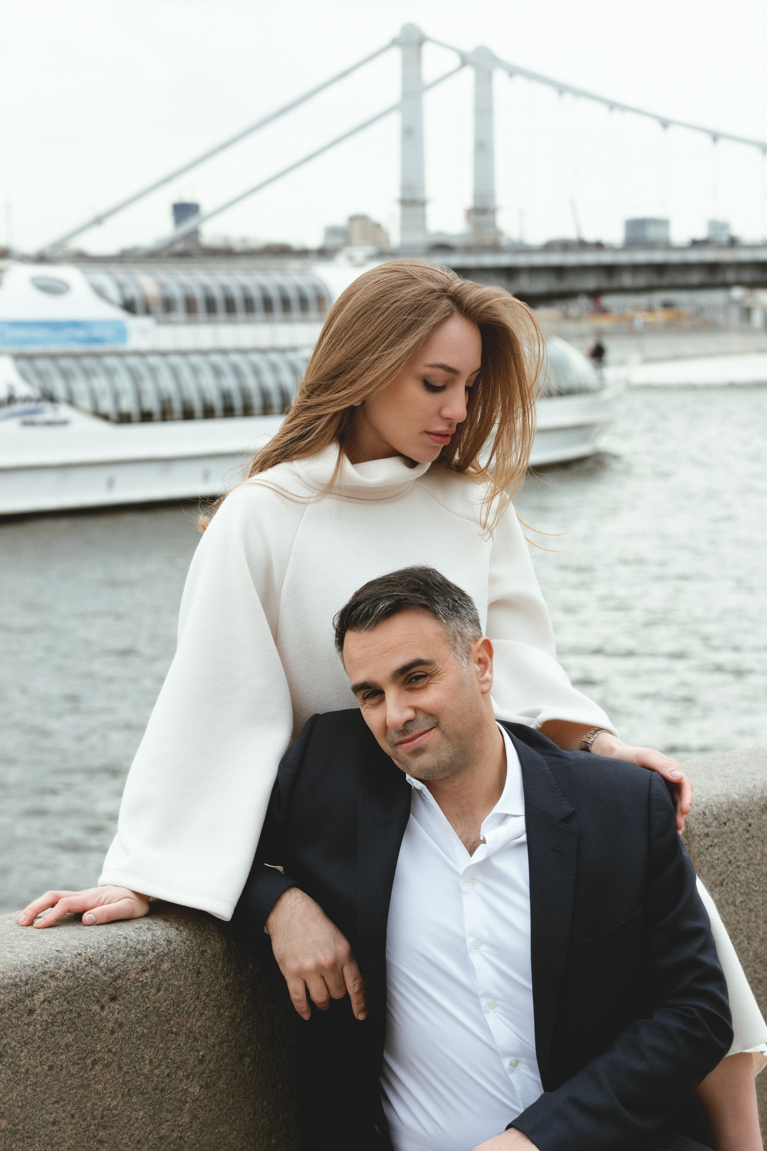 трогательная фотосессия пары на природе