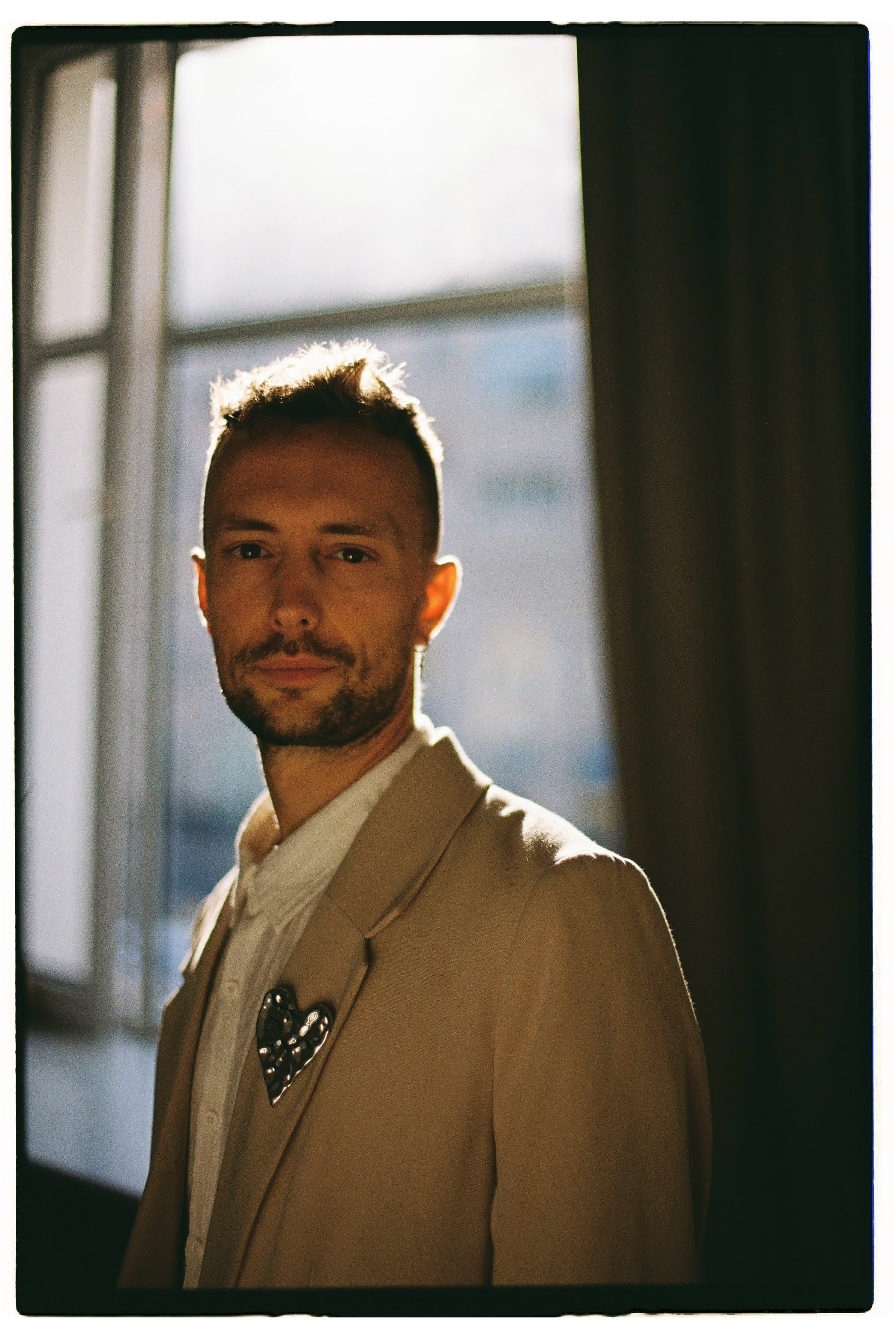 Ведущий Никита Шляндин