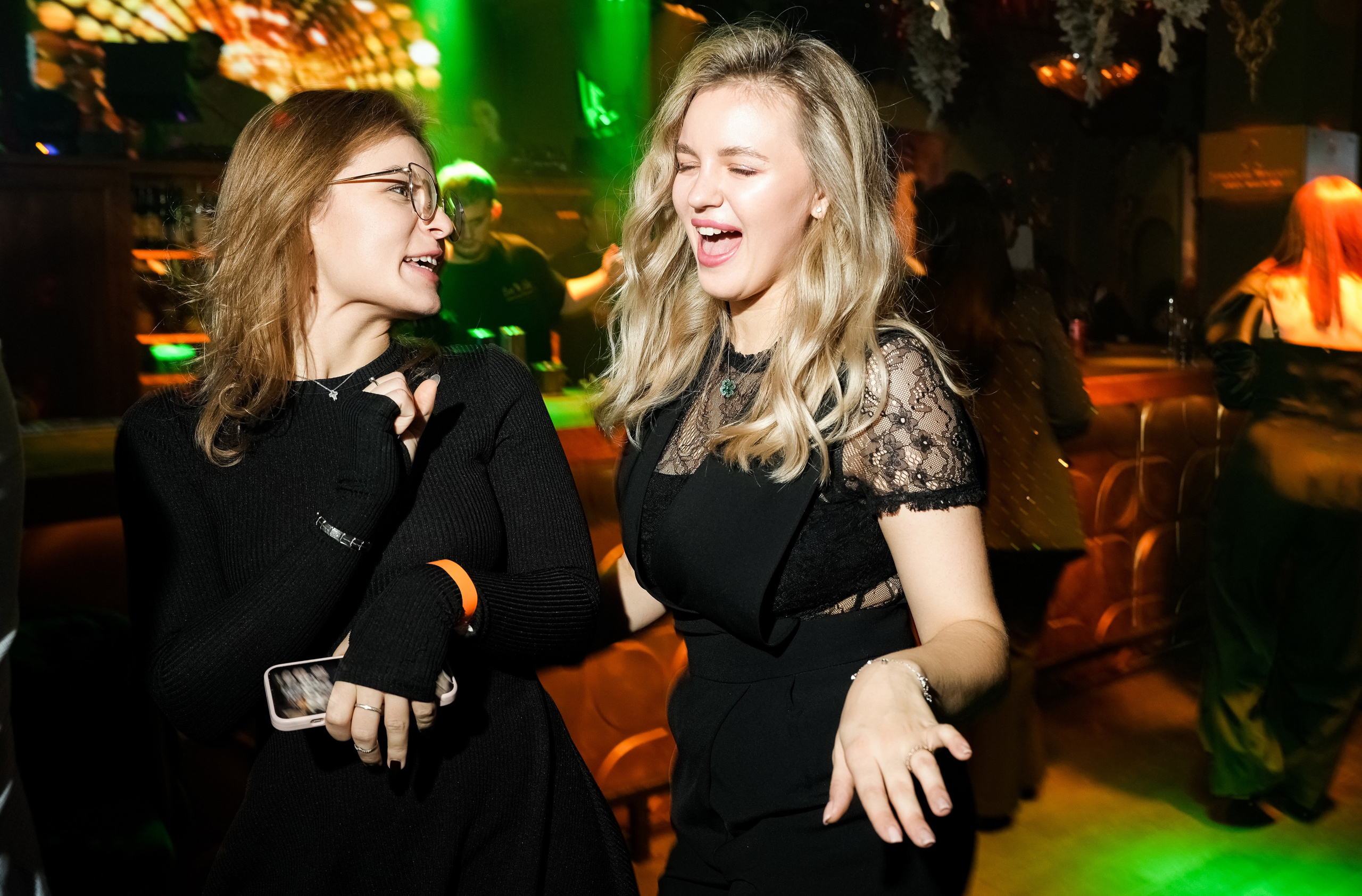 EVENT-туса в караоке. Свадебный фотограф и видеограф в Ростове-на-Дону. Максим и Наталья Лебедевы