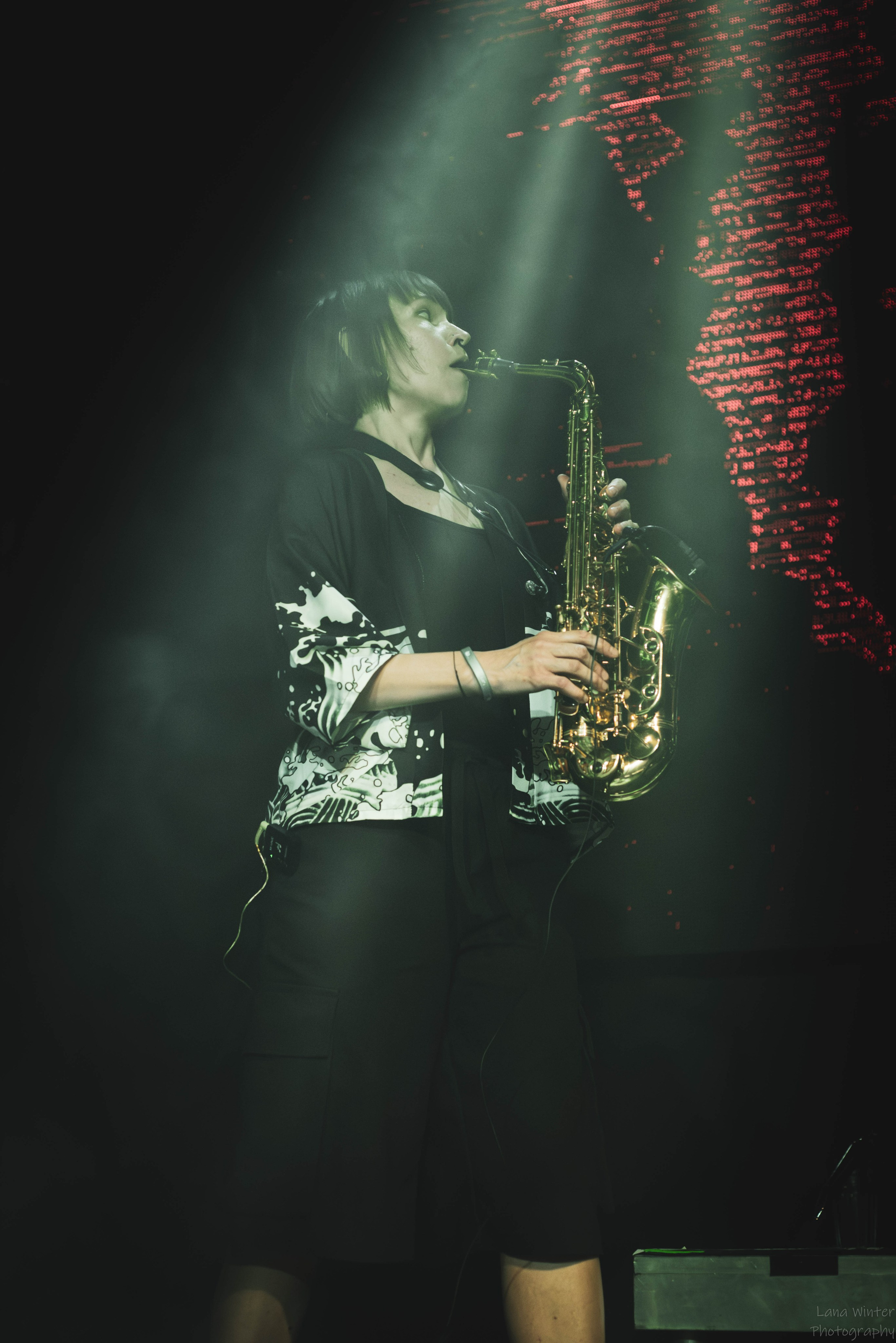 7000$ (29 июня 2025 года, Москва, клуб Урбан). Фотограф Светлана Блинова, Москва и Московская область