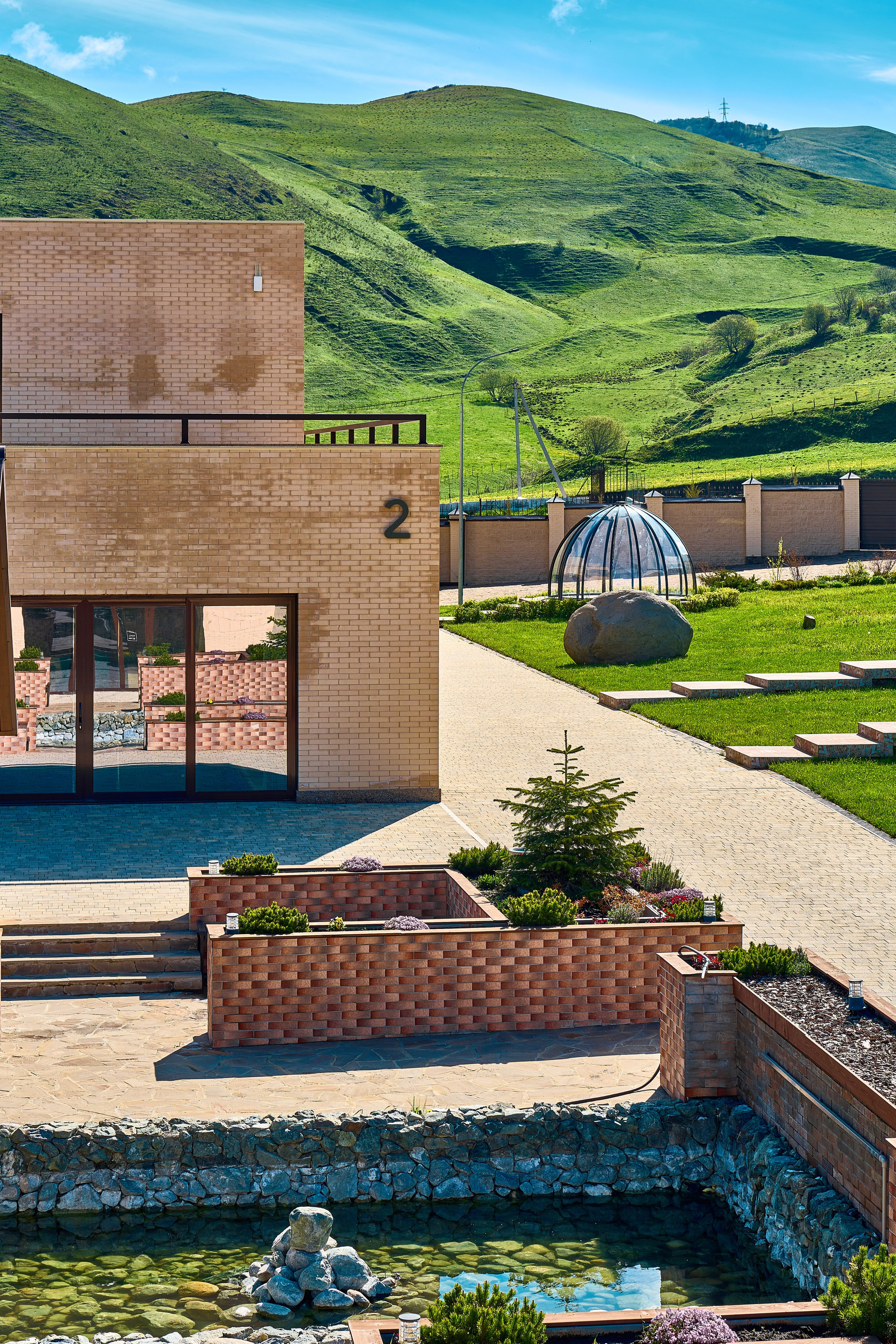Cosmos La Vallee. Рекламный фотограф, видеограф, арт-директор в Санкт-Петербурге — Олег Хохрин
