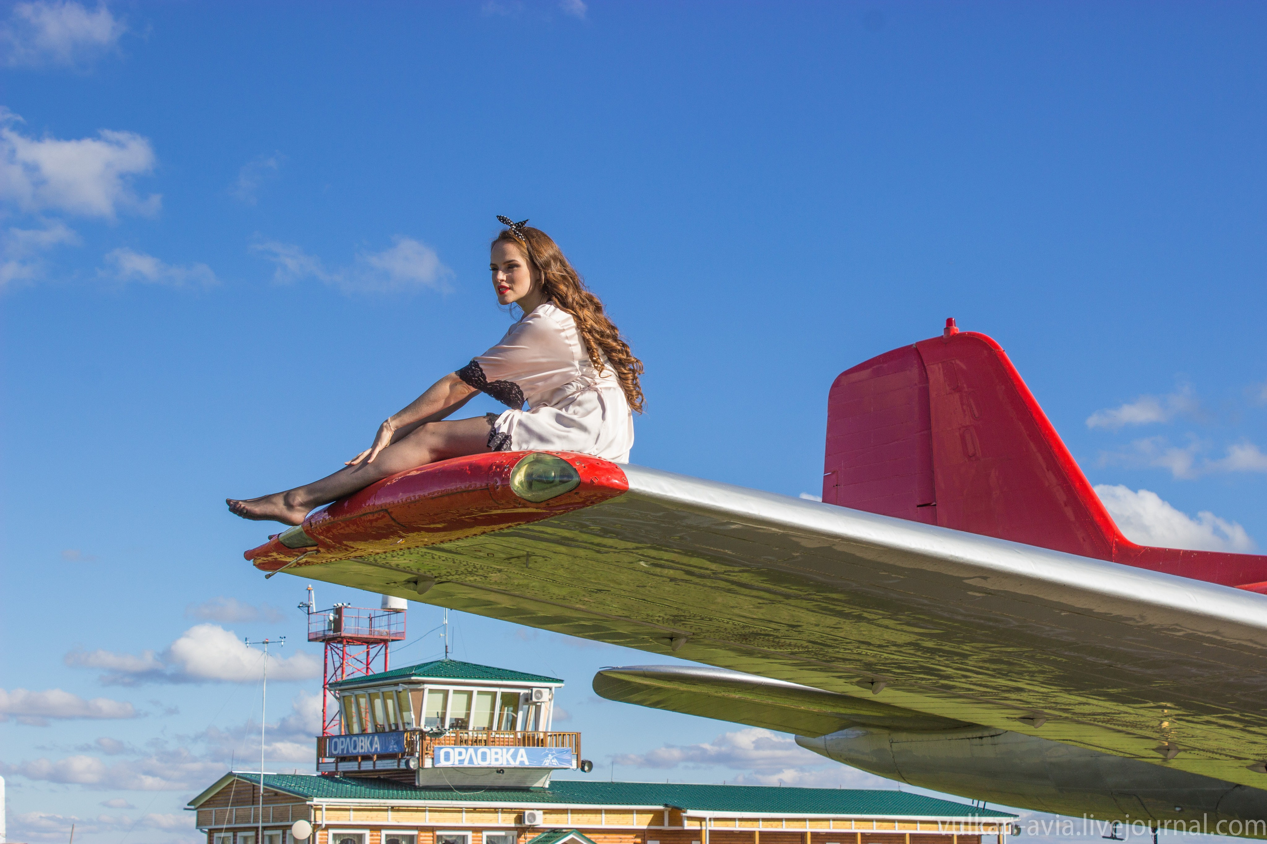 Ил-14Т «Пингвин» в съёмках клипа группы «Сопрано» (2015 г.). Авиационная техника для кино, рекламы и фотосессий