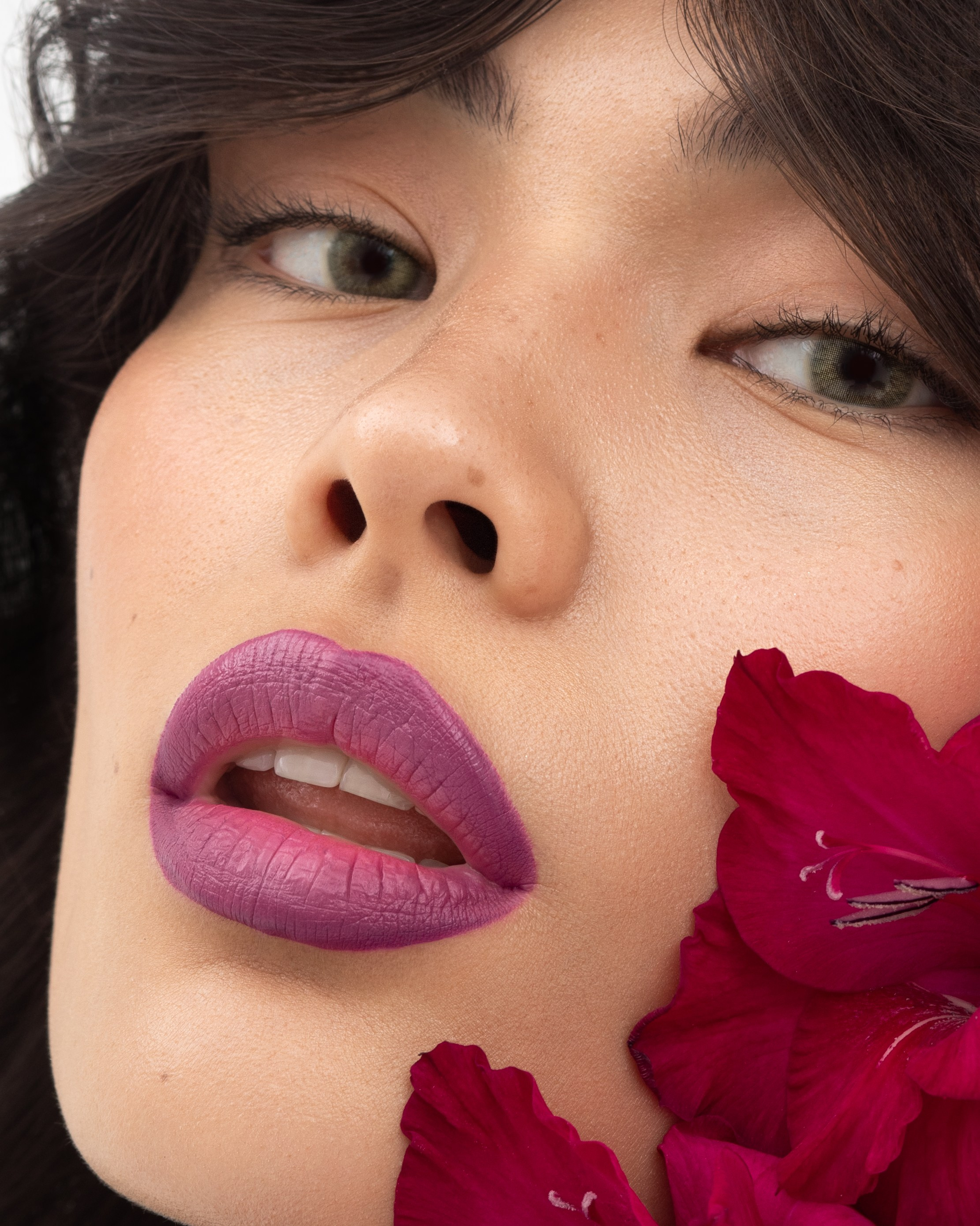 Съёмка косметики, парфюмерии, средств ухода (бьюти-бренды). Контент для визажистов, стилистов, блогеров. Рекламный фотограф Ксения Вершинина | Москва