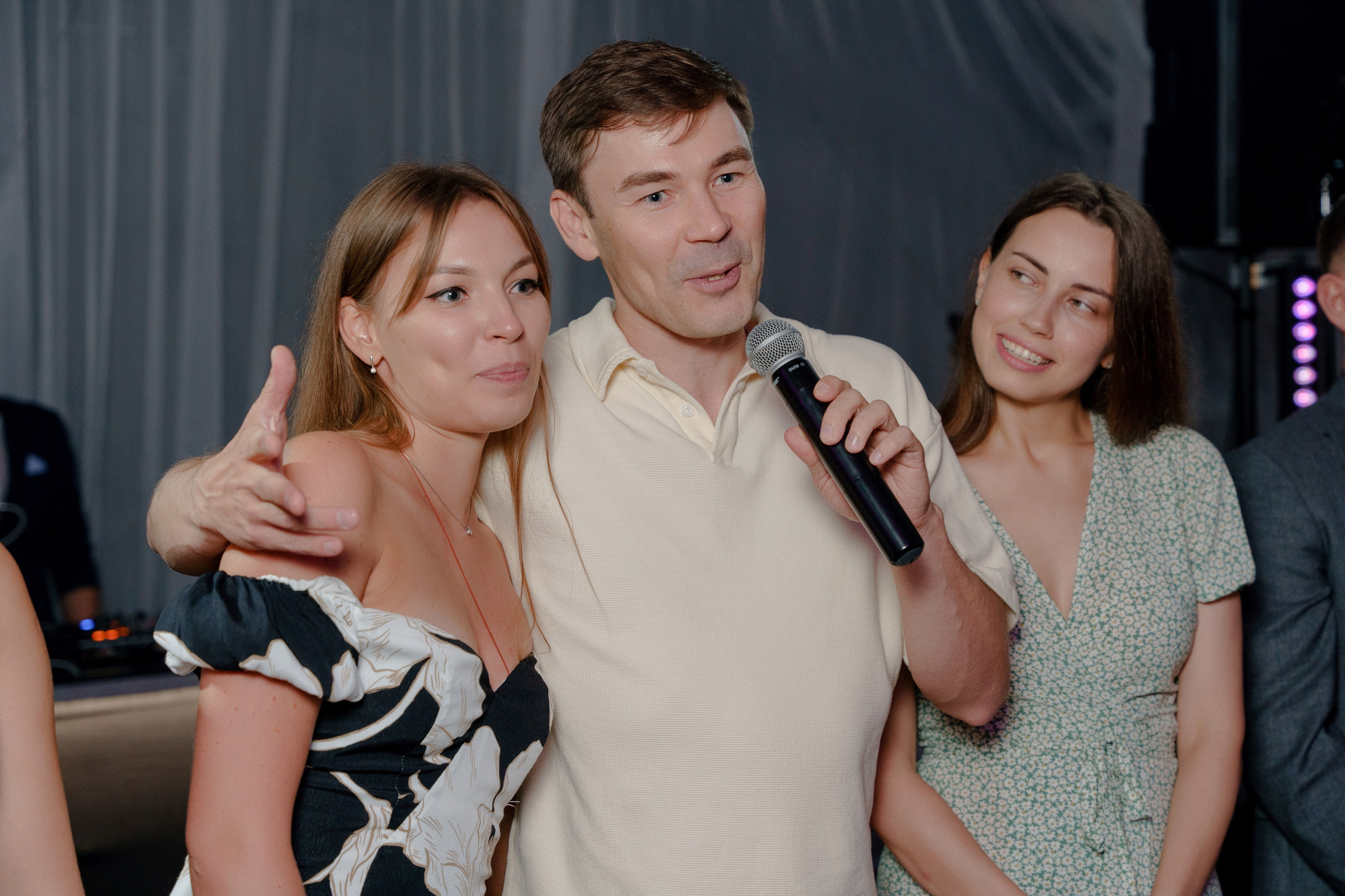 День рождения в шатре на водохранилище. Репортажный фотограф Москва Сергей Дружинин