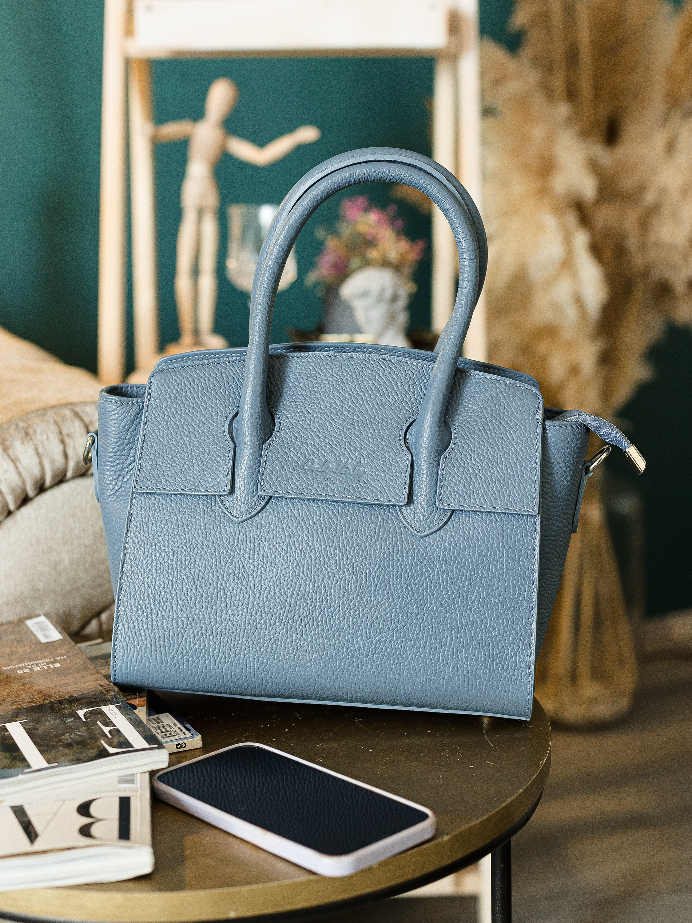 Предметная съёмка сумок для маркетплейсов. Предметный фотограф в Симферополе Антон Катунин