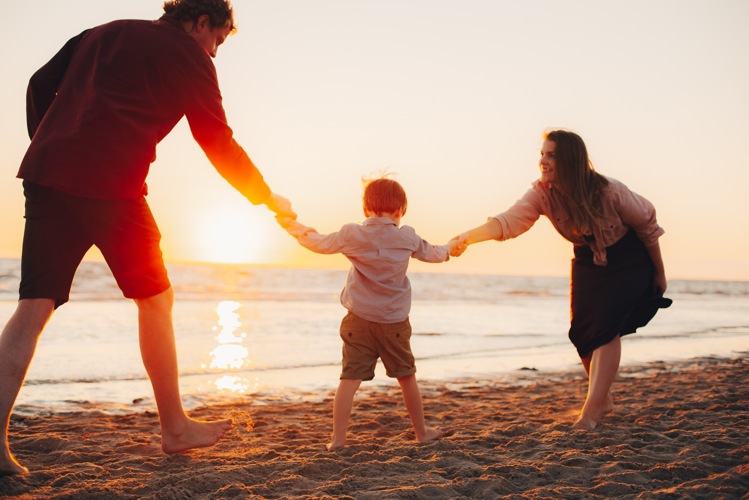 Семейная фотосессия на закате. Фотограф Евгения Мальцева, Архангельск
