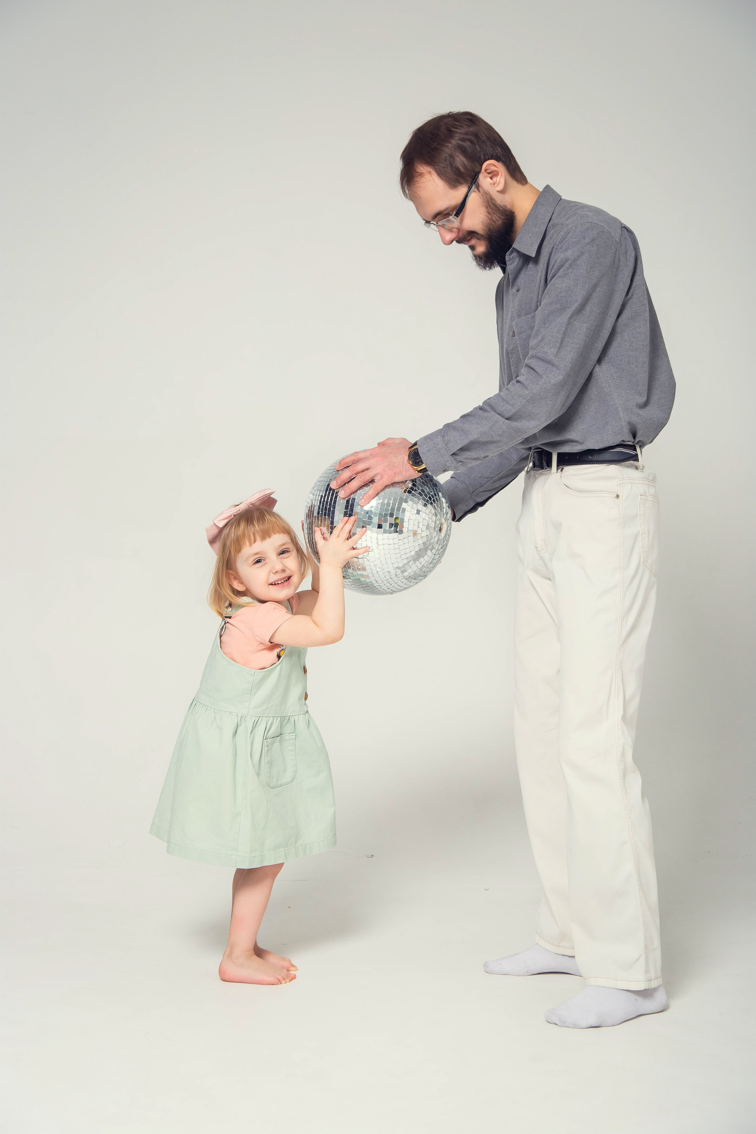 Семейная фотосессия в студии PHOTO ZALL в Москве. Семейный фотограф в Москве Влада Лунина
