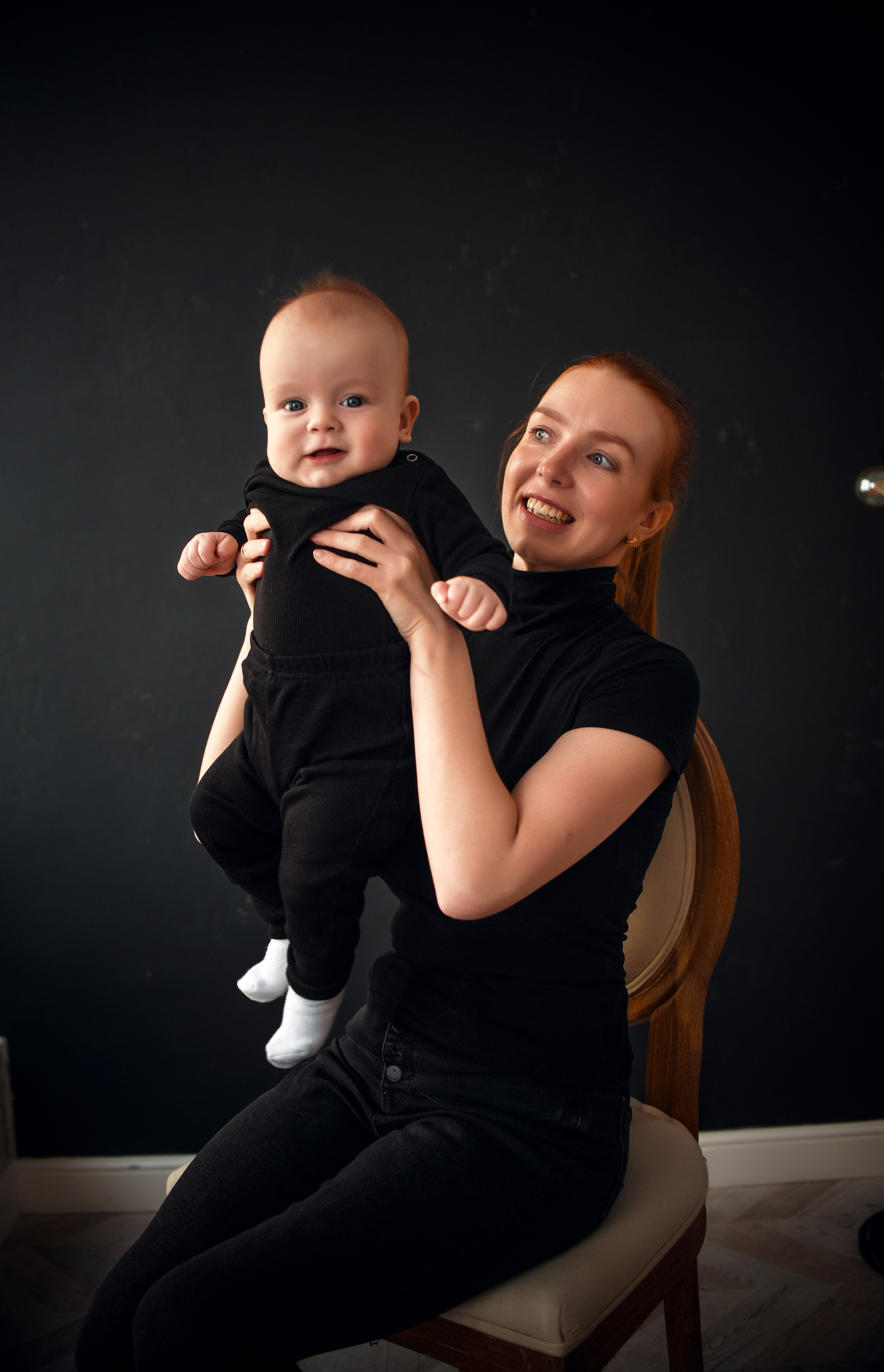 Семейная студийная фотосессия 3. Свадебный, семейный, детский, контент фотограф в Омске Максим Ильин