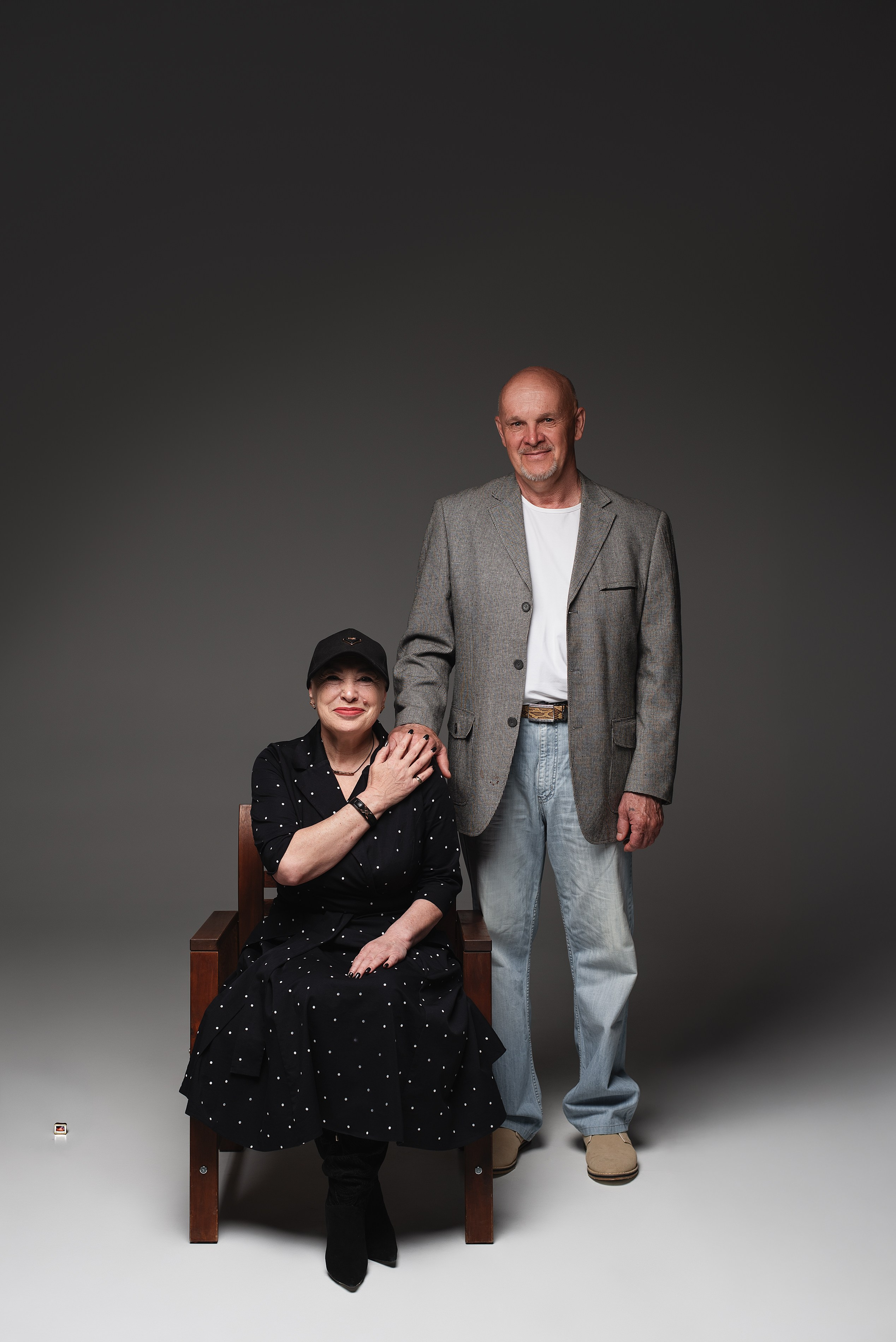 Семейная фотосессия на циклораме. Семейный фотограф в Южно-Сахалинске Анастасия Лимарева