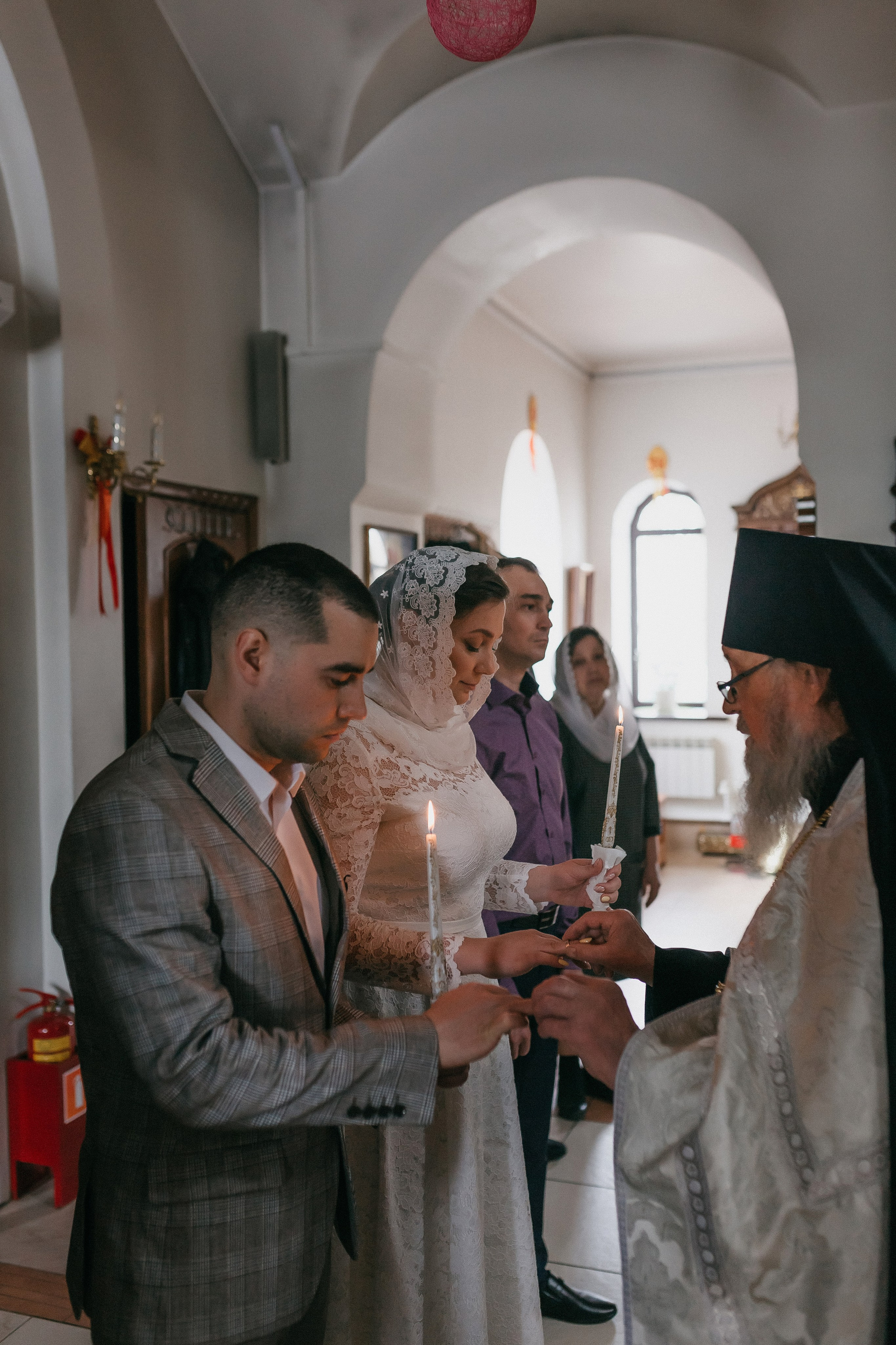 Венчание Анастасии и Вячеслава. Храм Лазаря Четверодневного. Семейный фотограф в Сургуте