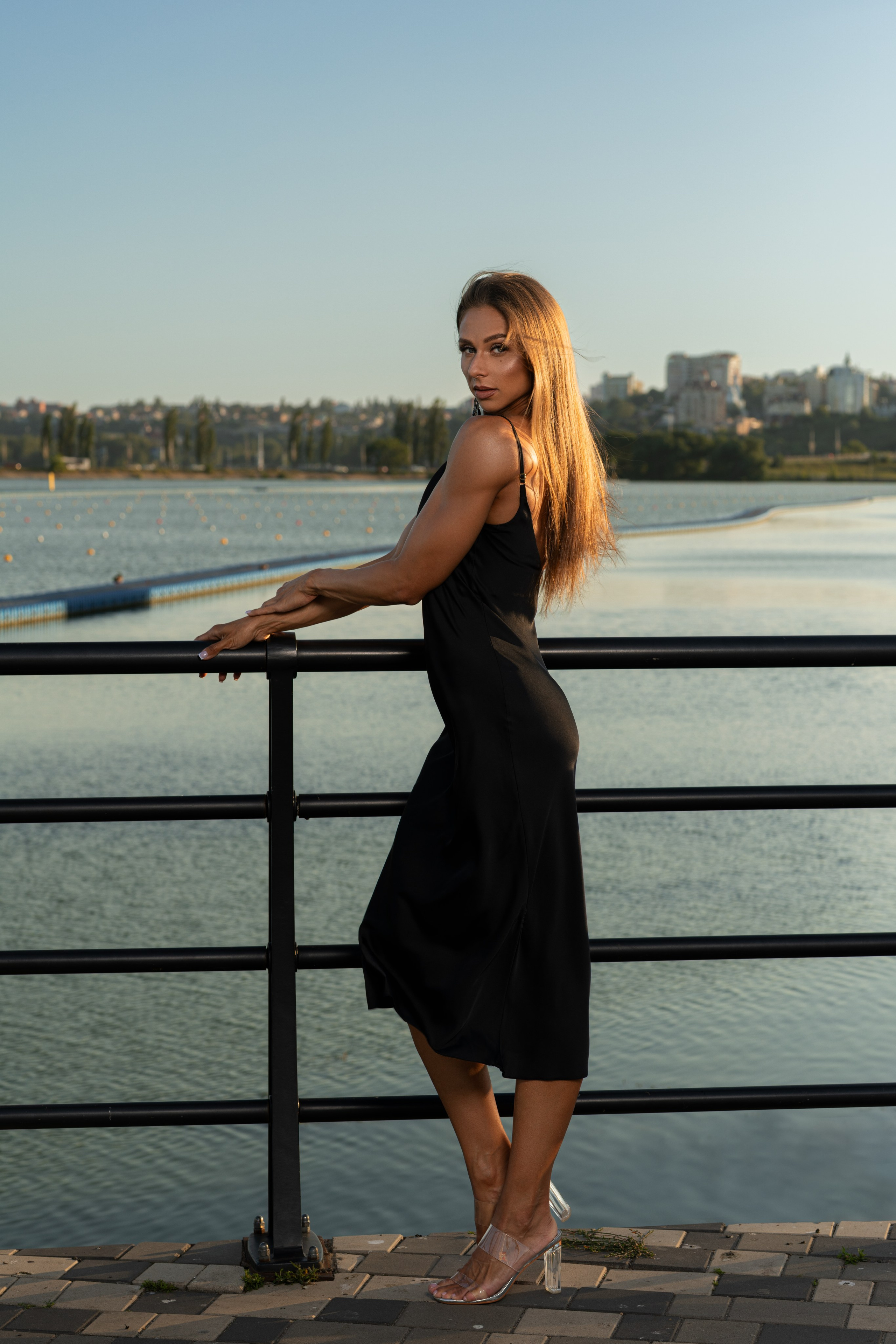 Съемка с Марией на улице в вечернее время для «себя» и контента. Дмитрий Шульгин, портретный фотограф в Воронеже