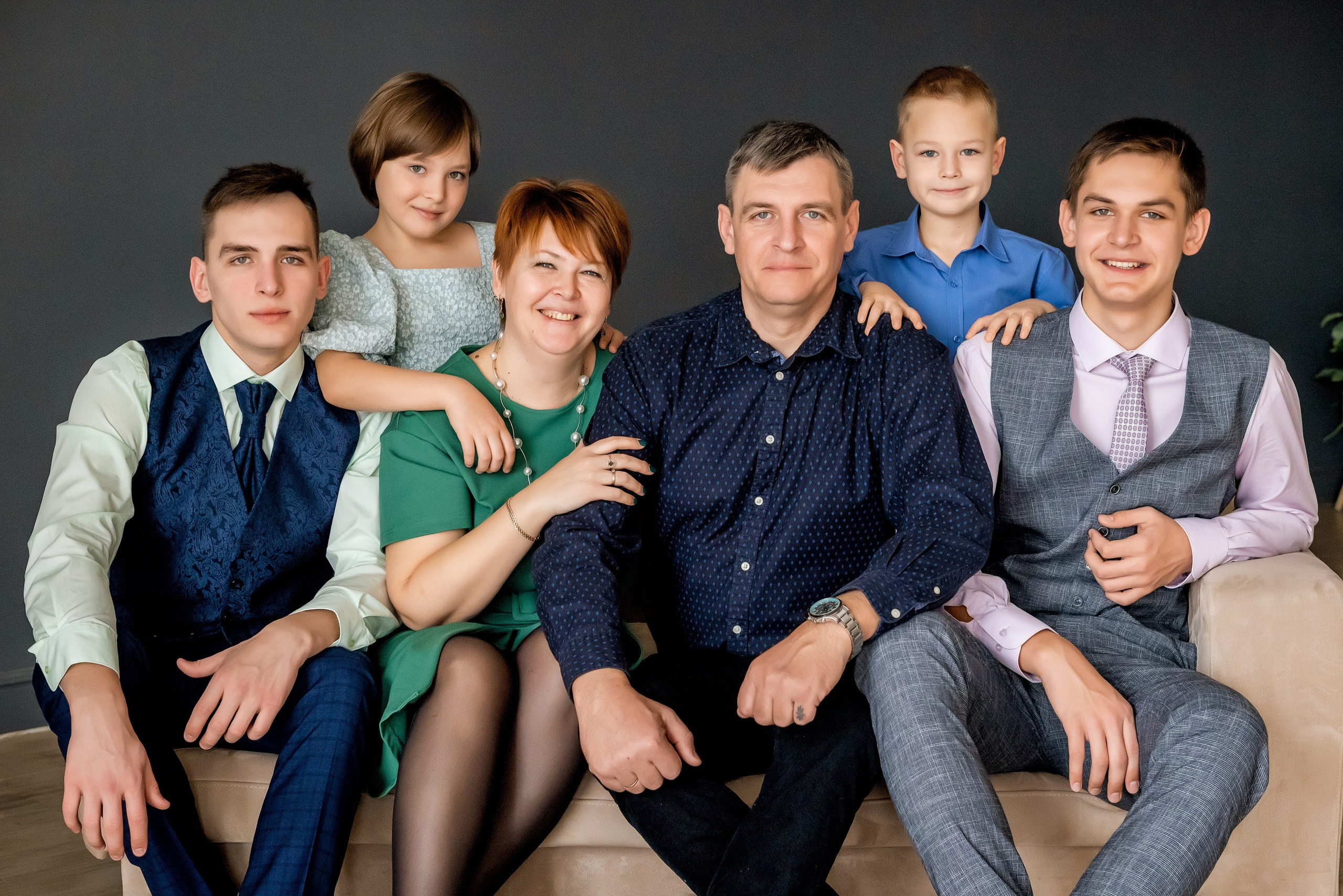 Семейная фотосессии в студии в Ростове на Дону: запечатлейте моменты счастья!