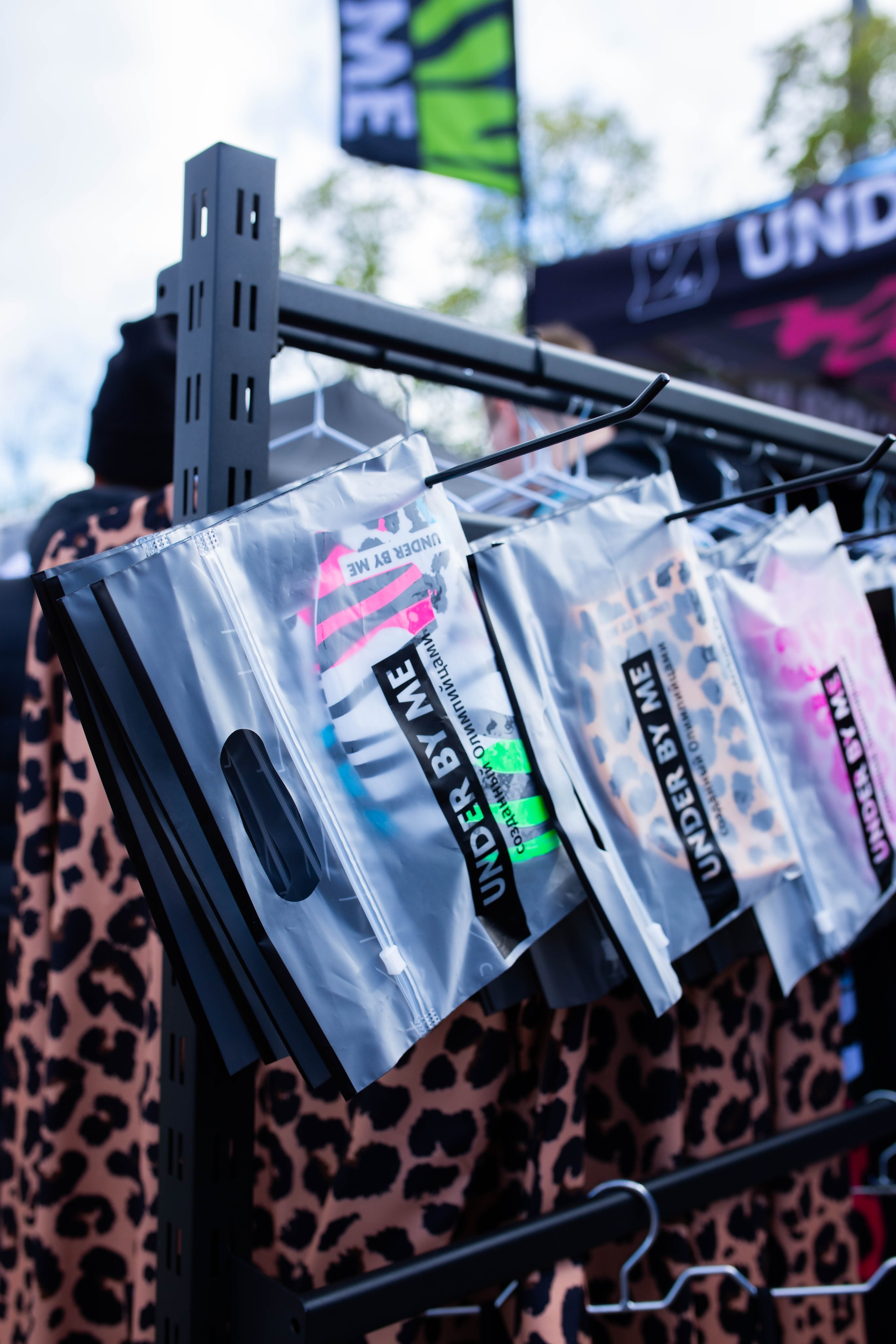 UNDER BY ME Зона экспо Московский полумарафон. Александра Мельниченко/ Бегающий фотограф