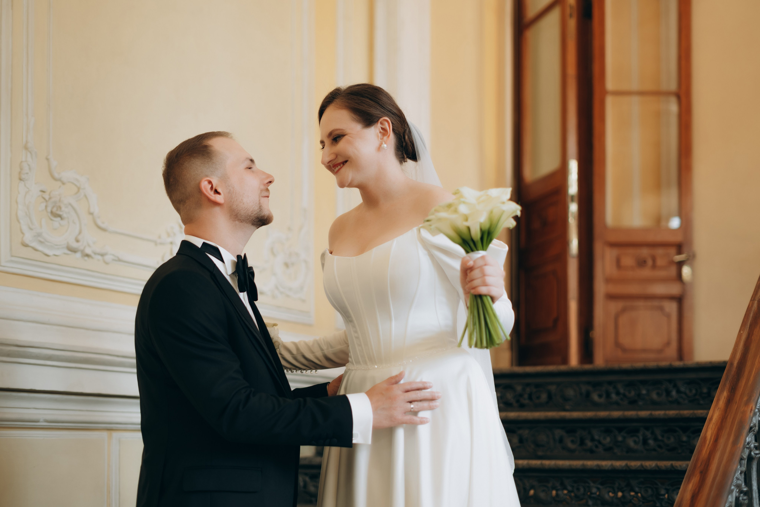 Свадебная фотосессия в Москве / Библиотека-читальня им. А. С. Пушкина. Фотограф Москва Виктория-Антуанетта
