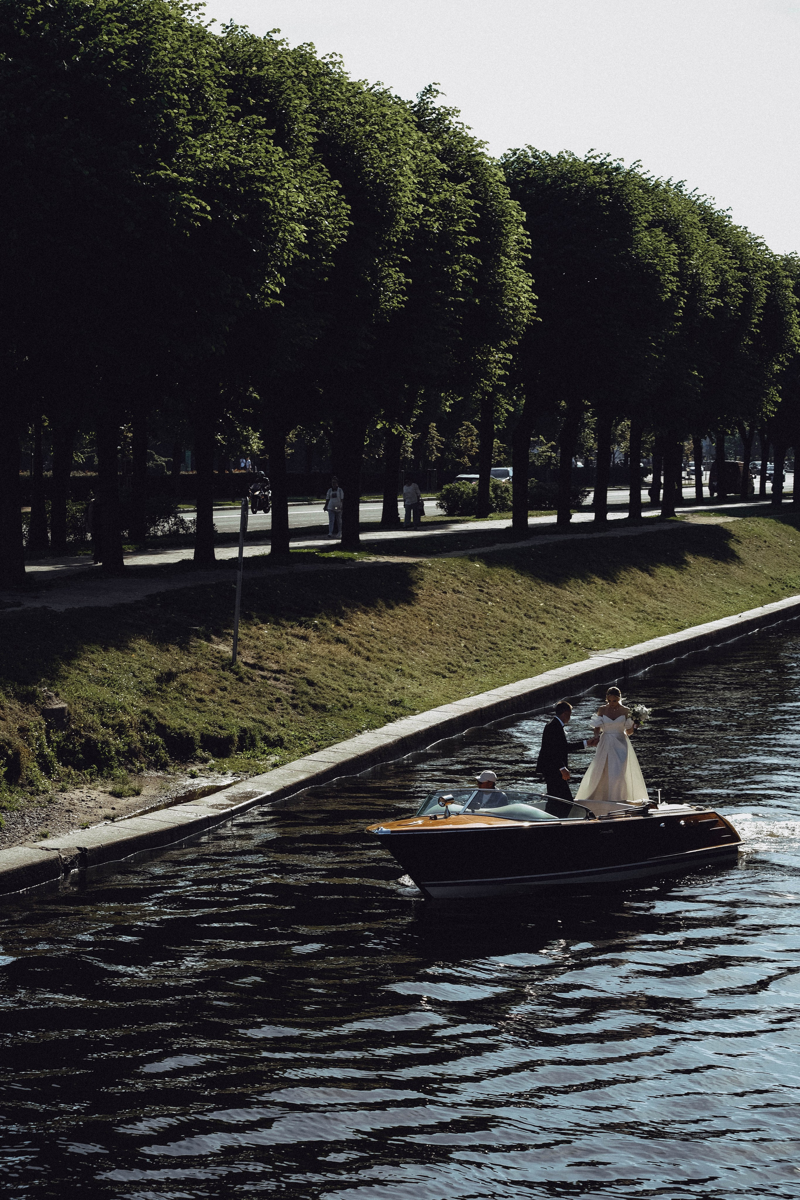СВАДЕБГНАЯ ПРОГУЛКА ПО КАНАЛ САНКТ-ПЕТЕРБУРГА НА КАТЕРЕ. Профессиональный фотограф, Санкт-Петербург — Виктория Богомолова