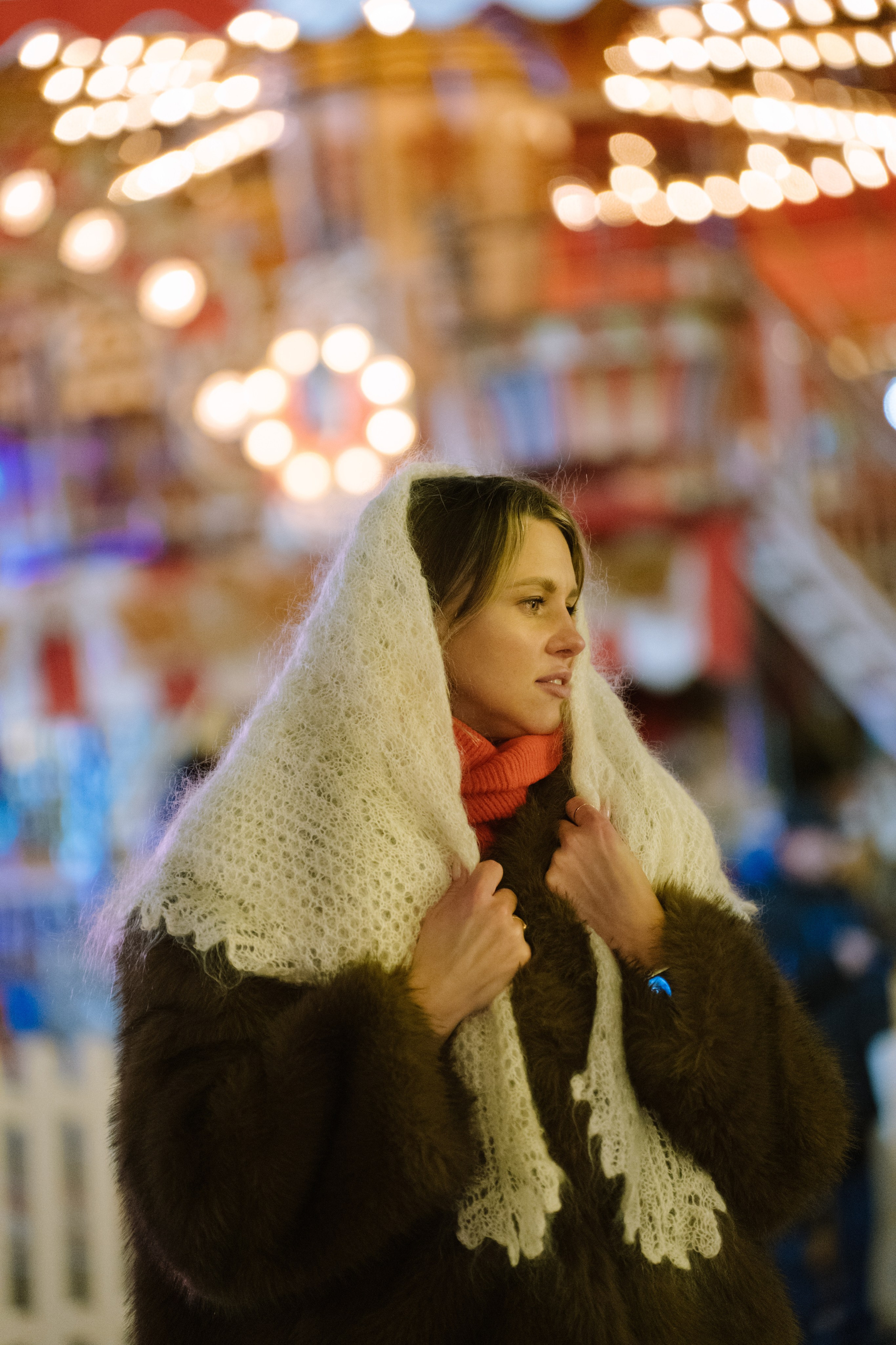 ПРОГУЛКА НА МАНЕЖНОЙ ПЛОЩАДИ ДЛЯ ДЕВУШКИ ПЕРЕД НОВЫМ ГОДОМ (НОВОГОДНЯЯ ФОТОСЕССИИЯ НА МАНЕЖНОЙ ПЛОЩАДИ). Профессиональный фотограф, Санкт-Петербург — Виктория Богомолова