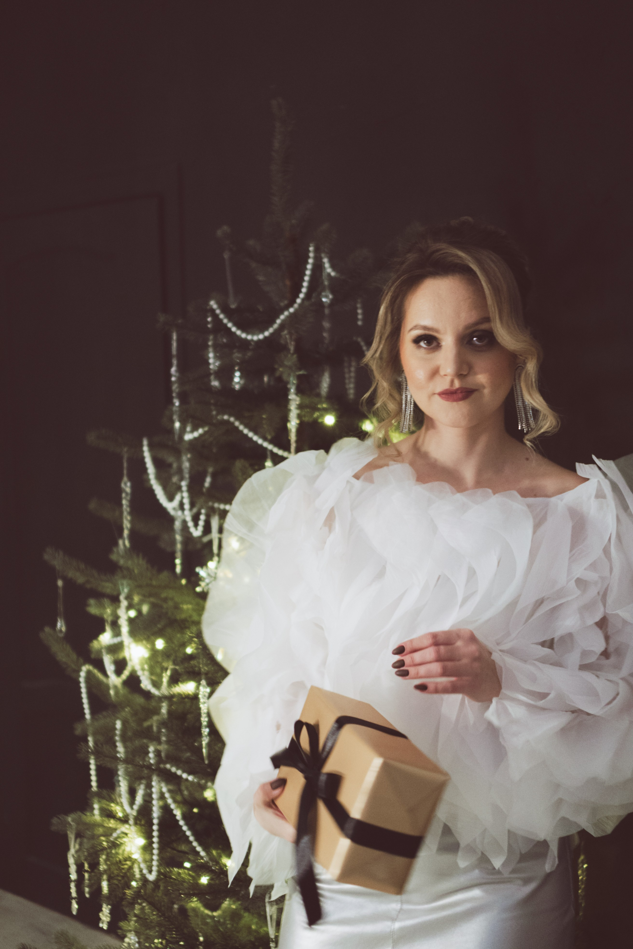 НОВОГОДНЯЯ ФОТОСЕСИИЯ В СТУДИИ ДЛЯ ДЕВУШКИ И ПРОГУЛКА ПО ЧЕРНЫШЕВСКОЙ. Профессиональный фотограф, Санкт-Петербург — Виктория Богомолова