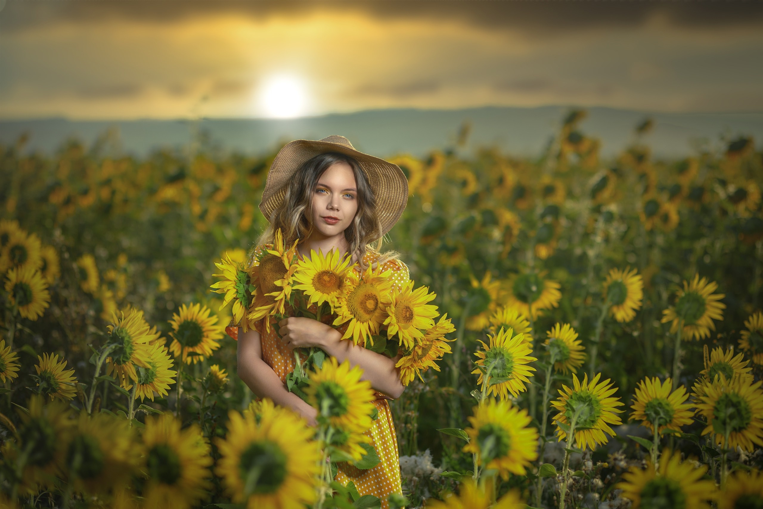 Фотосессия в подсолнухах. Владимир Суздалов (ProMaXe) — Портретный фотограф, тематические фотосессии в Чебоксарах