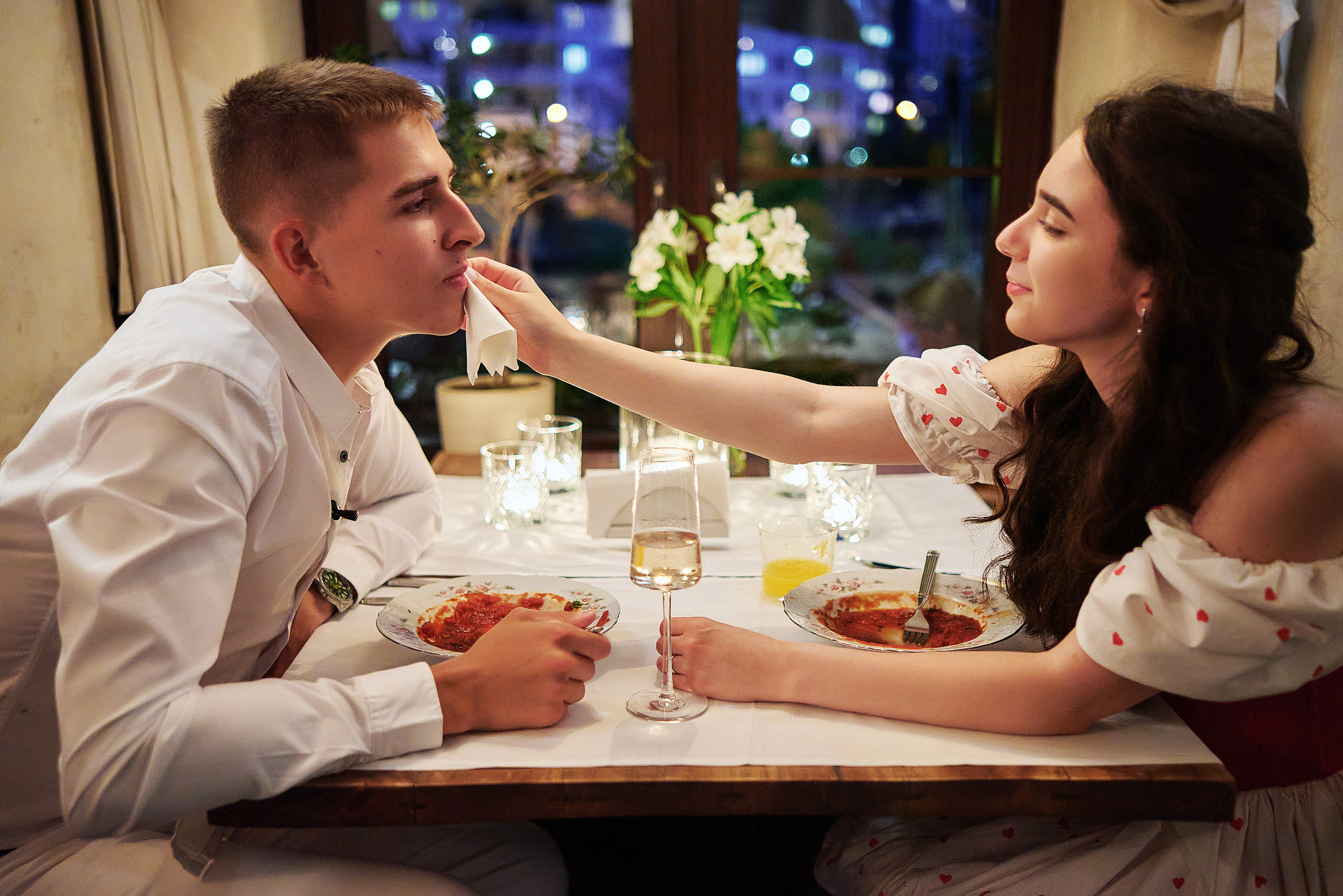 Съемка предложения руки и сердца в Калининграде. Фотосъемка и видеосъемка в Калининграде Liveemotion.pro
