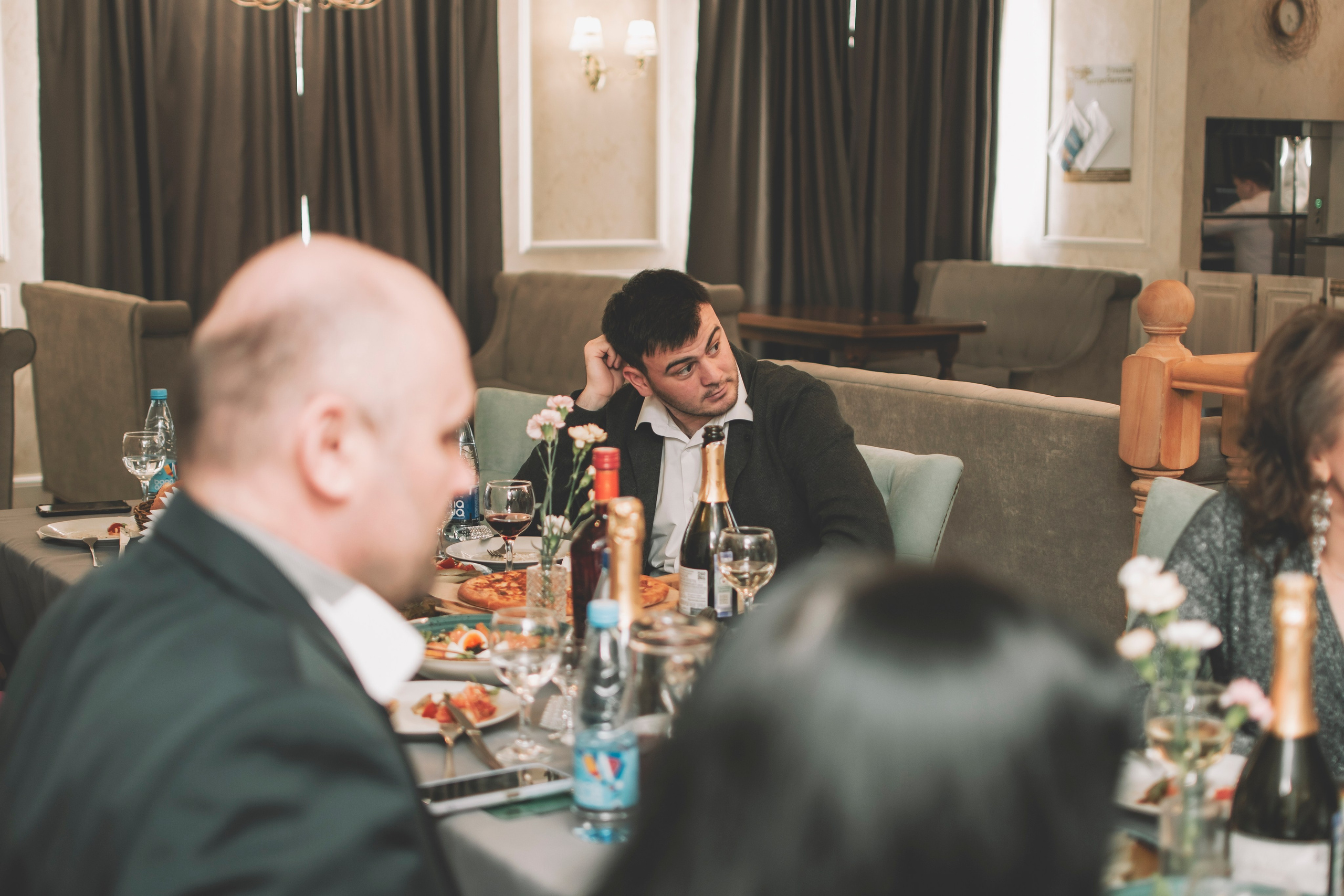 26.04.2025 (Фотосессия, роспись в Онии + фото с банкета). Семейный и свадебный фотограф Губкинский и Ставрополь