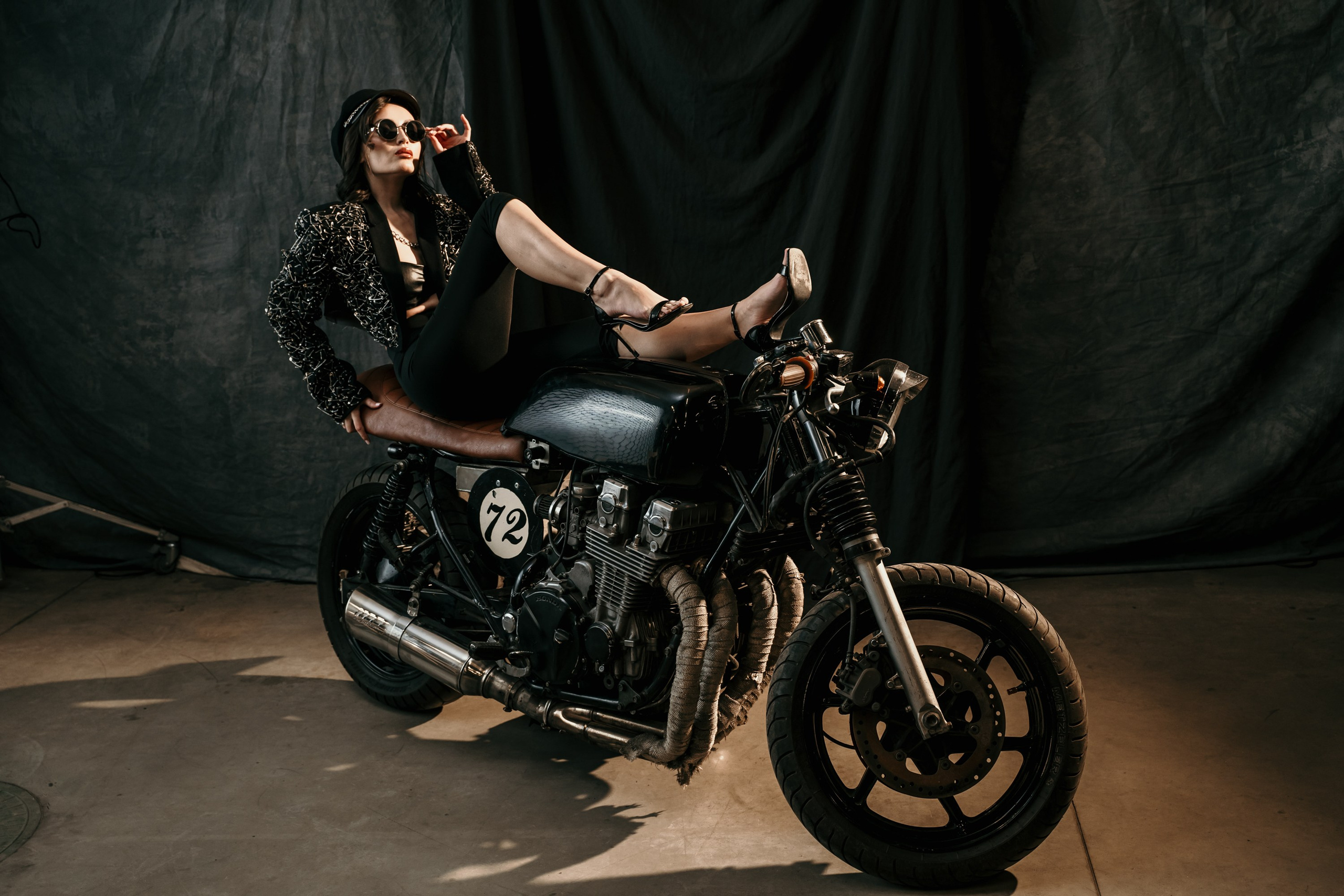 Фотосессия на мотоцикле в Санкт-Петербурге. Свадебный, семейный, портретный, репортажный фотограф в Санкт-Петербурге