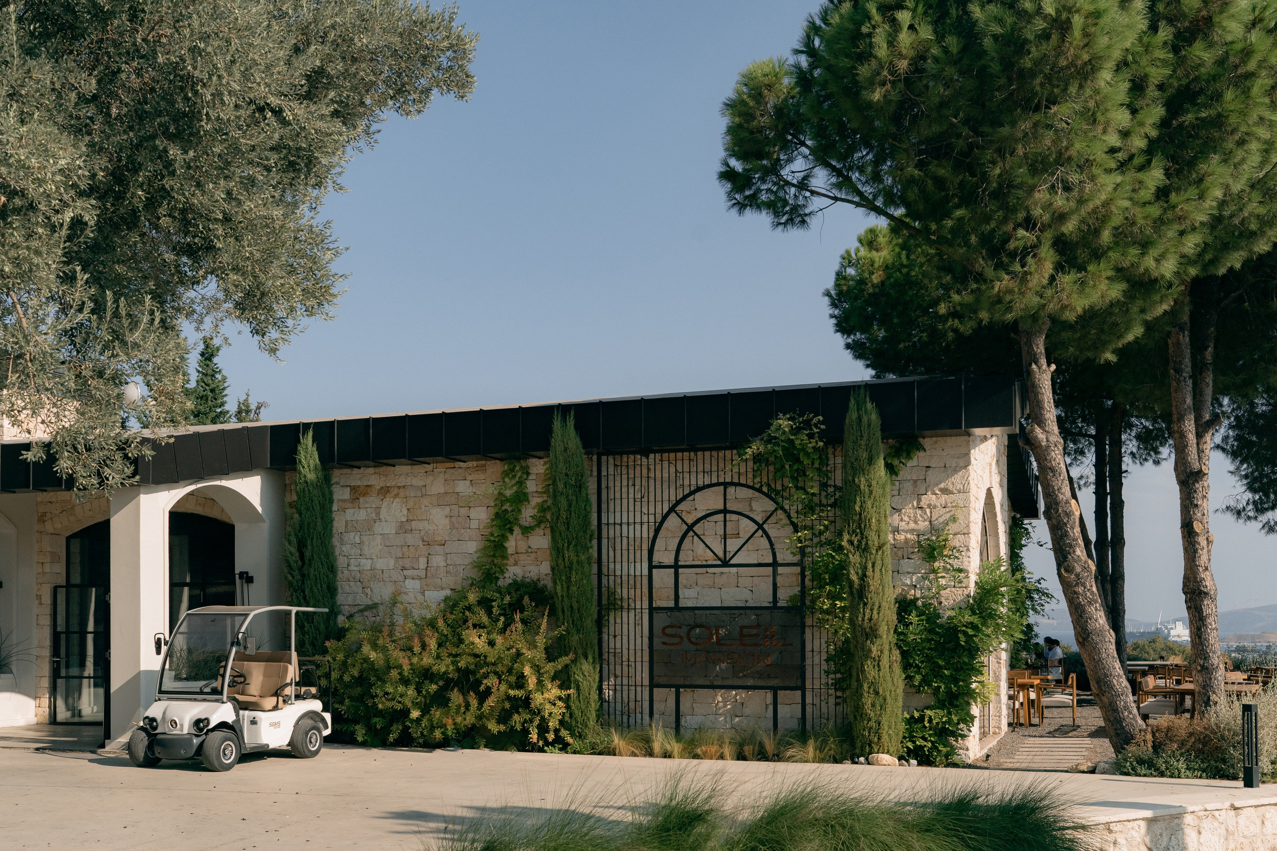 Sunshine in Izmir. Wedding & Documentary Photographer based in Nuremberg — available across Europe & Turkey | Vitalii Nasonov