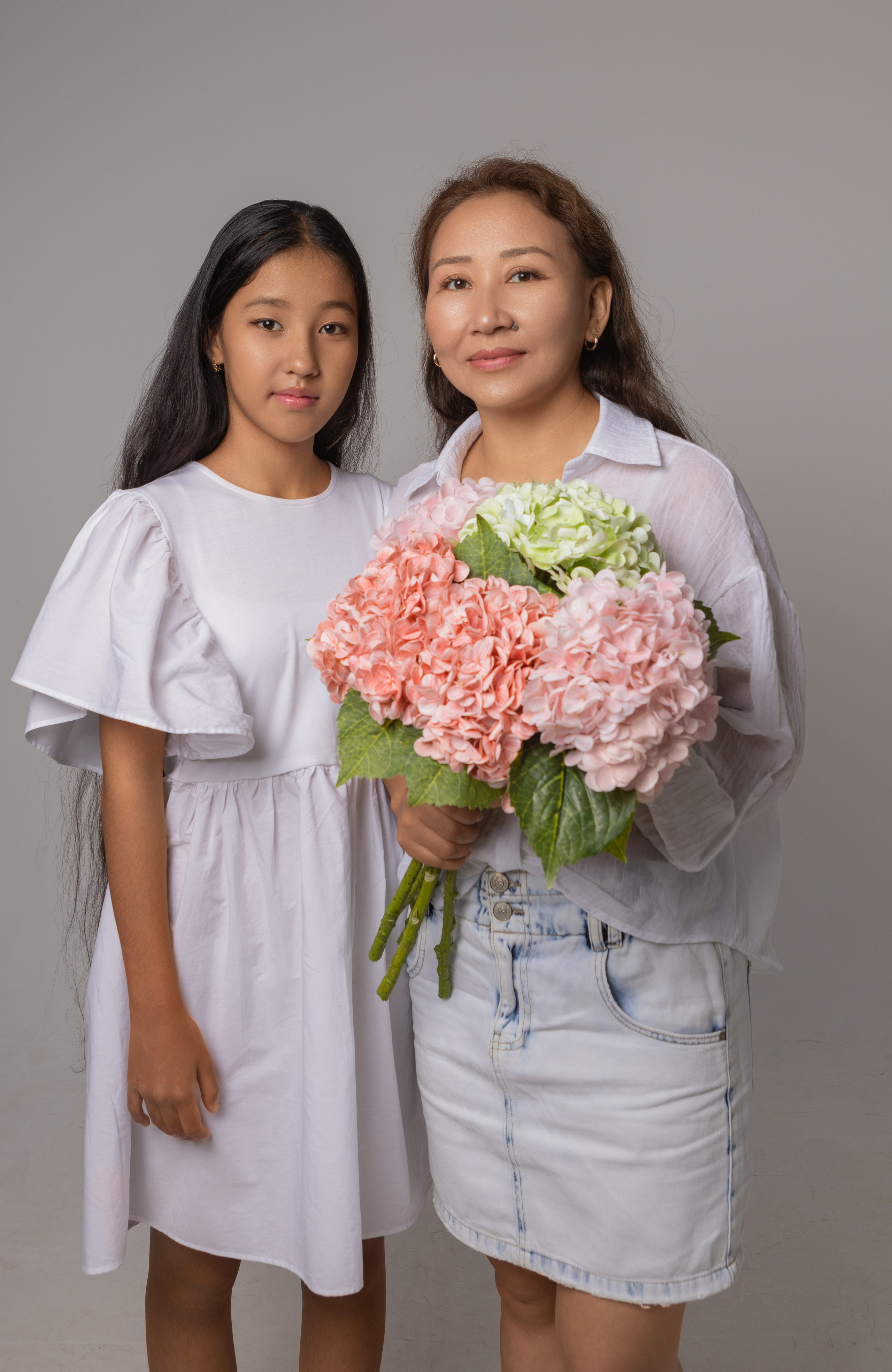 Агата с мамой. Семейный фотограф Кызыл Олчей Ензак