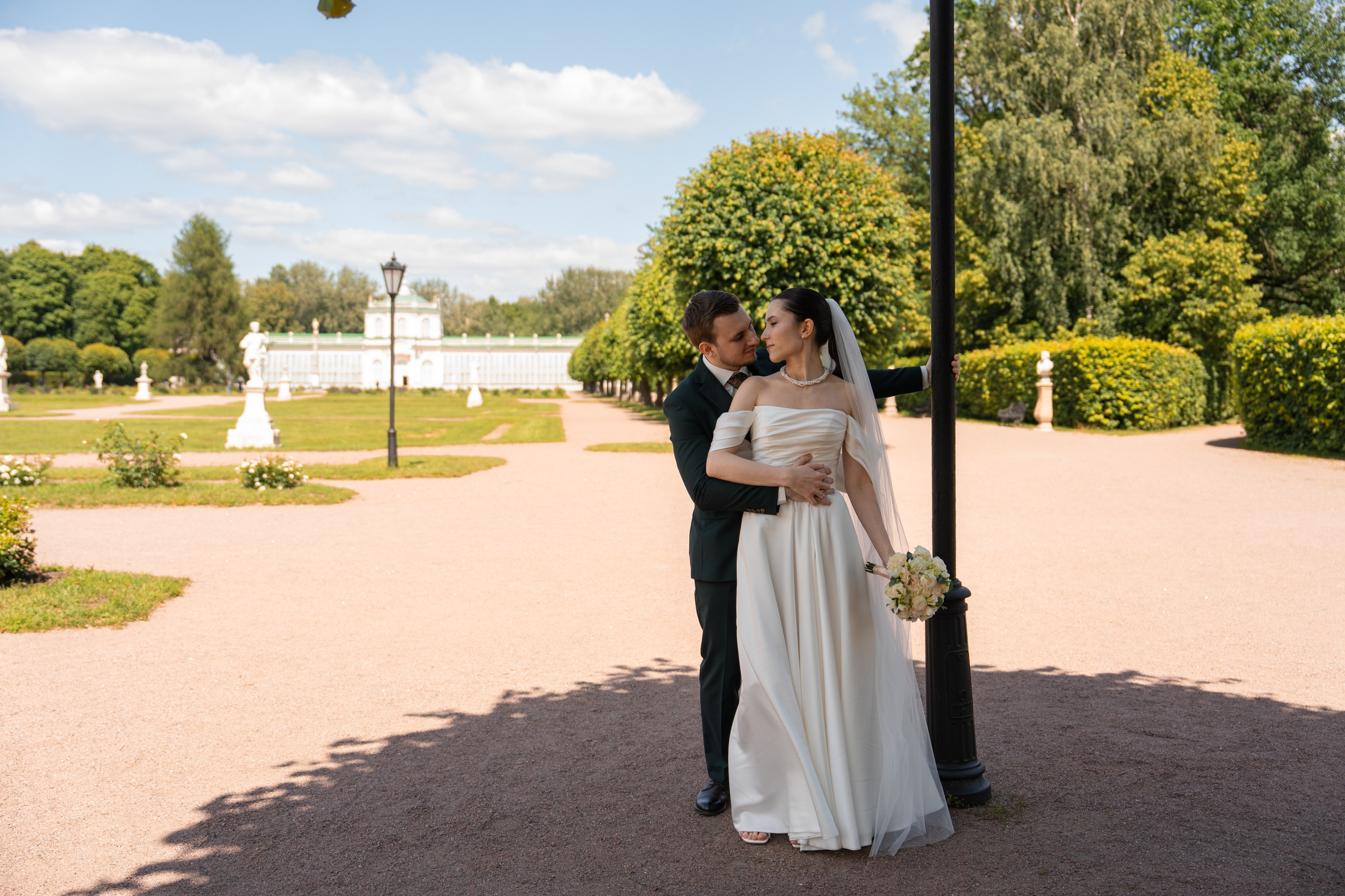Влад и Илина в Кусково. Свадебный фотограф в Москве Анна Полушина