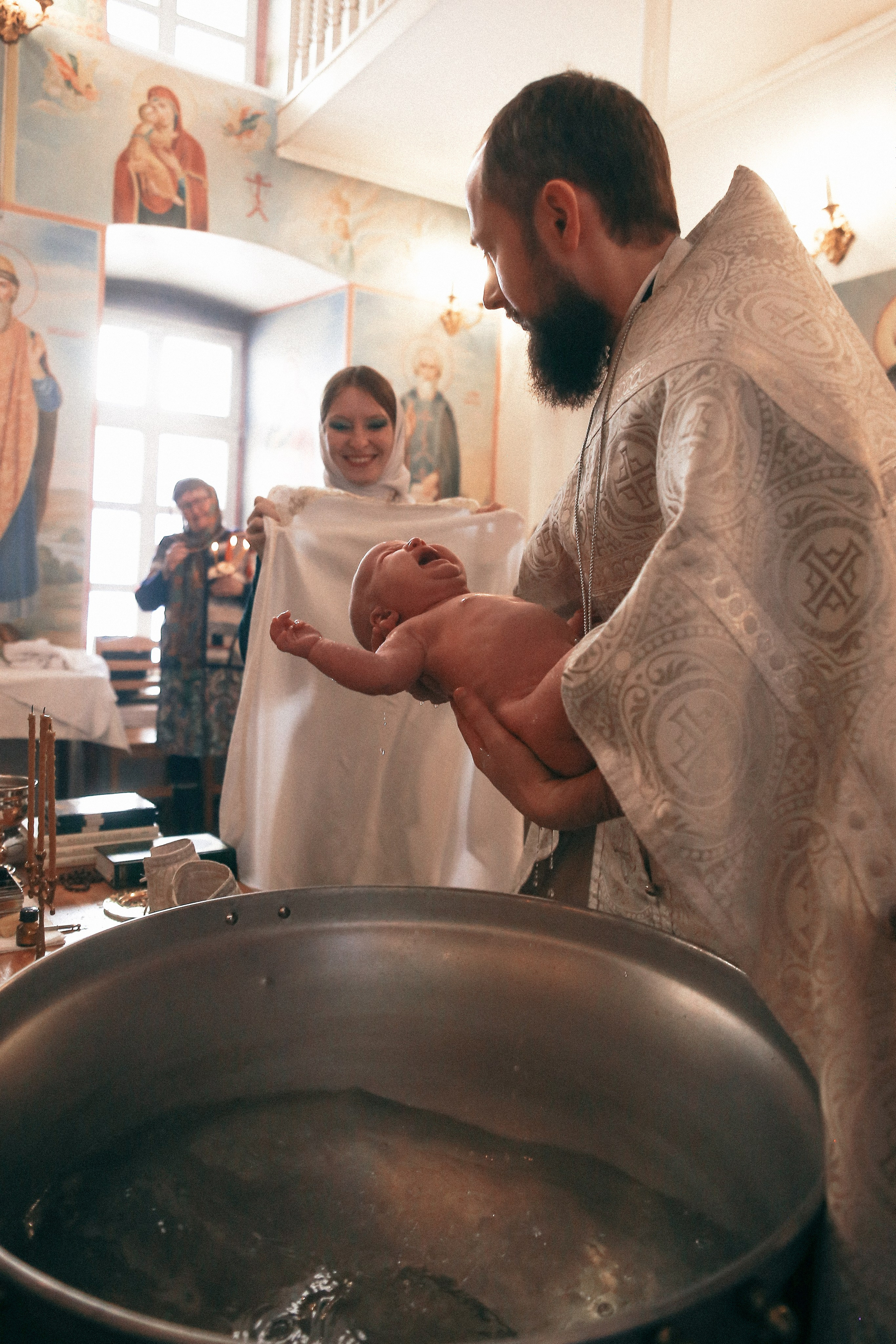 Крещение Софии. Храм Корсунской Иконы Божией Матери. Антонина Морозова, профессиональный семейный фотограф видеограф