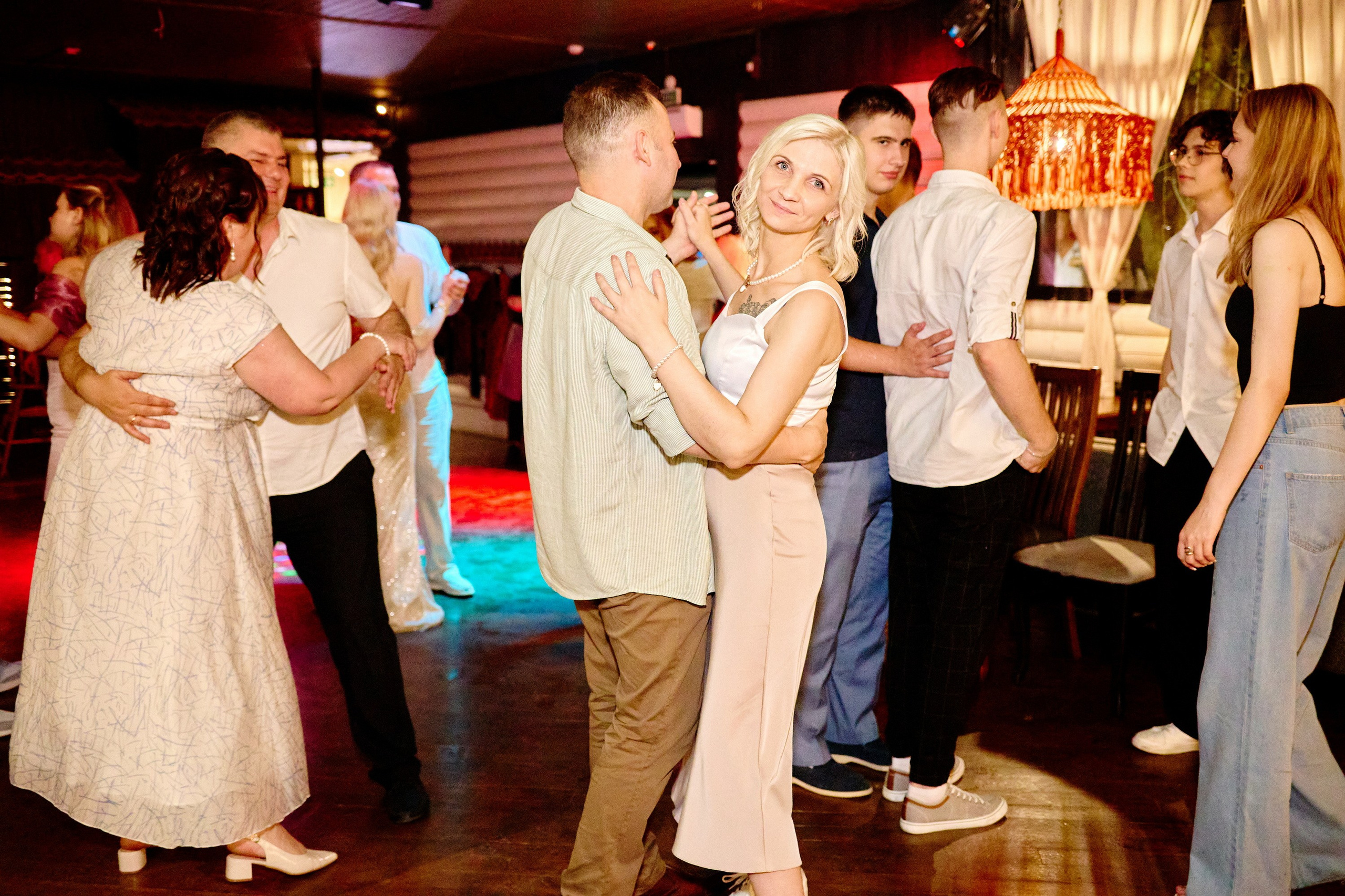 Выпускной 35 Сош. Фотограф Выпускные альбомы Таганрог Сергей Коробченко