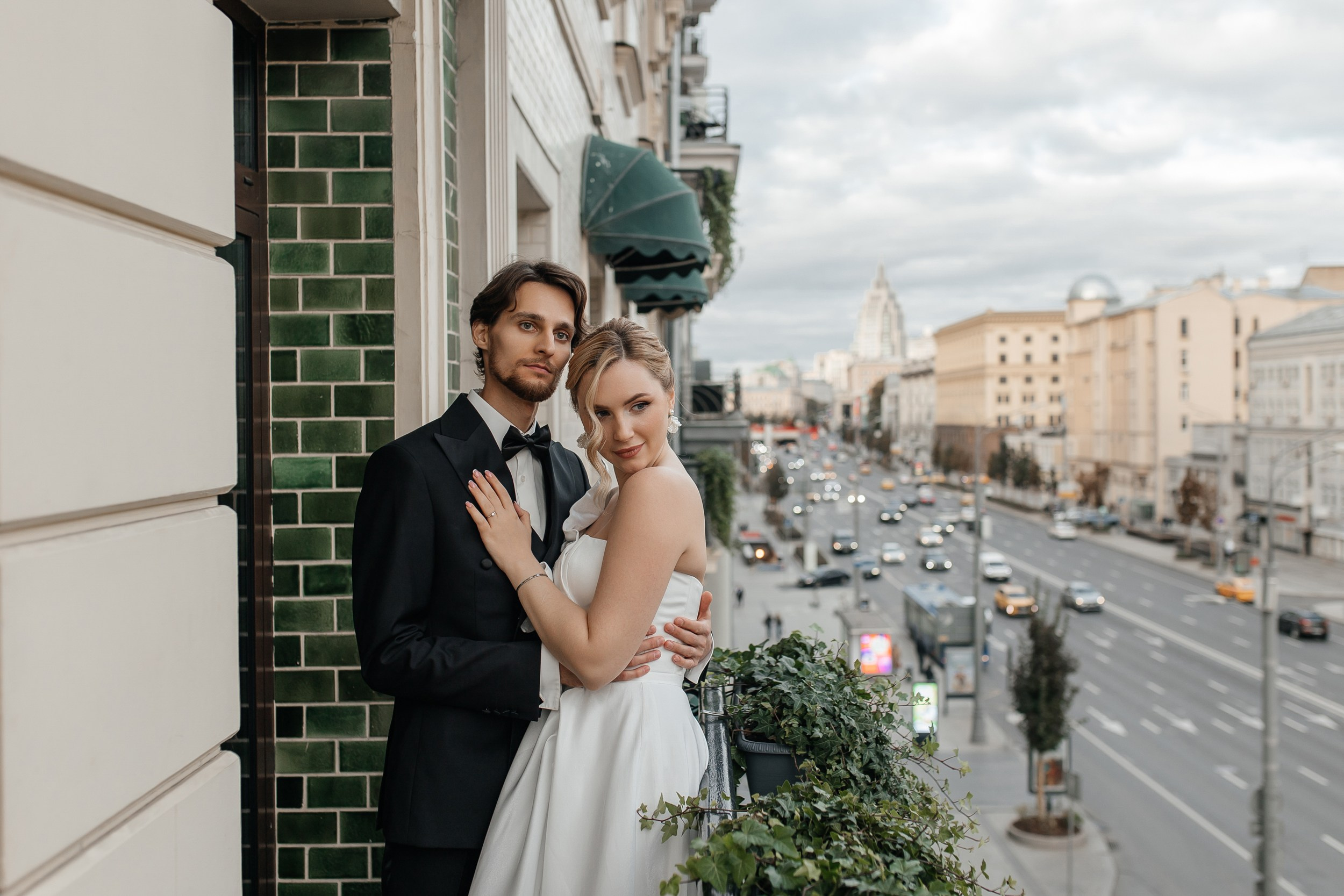 Свадебная фотосессия в отеле Hartwell hotel Moscow, Грибоедовском загсе. Свадебный фотограф в Москве Дарья Олендарёва