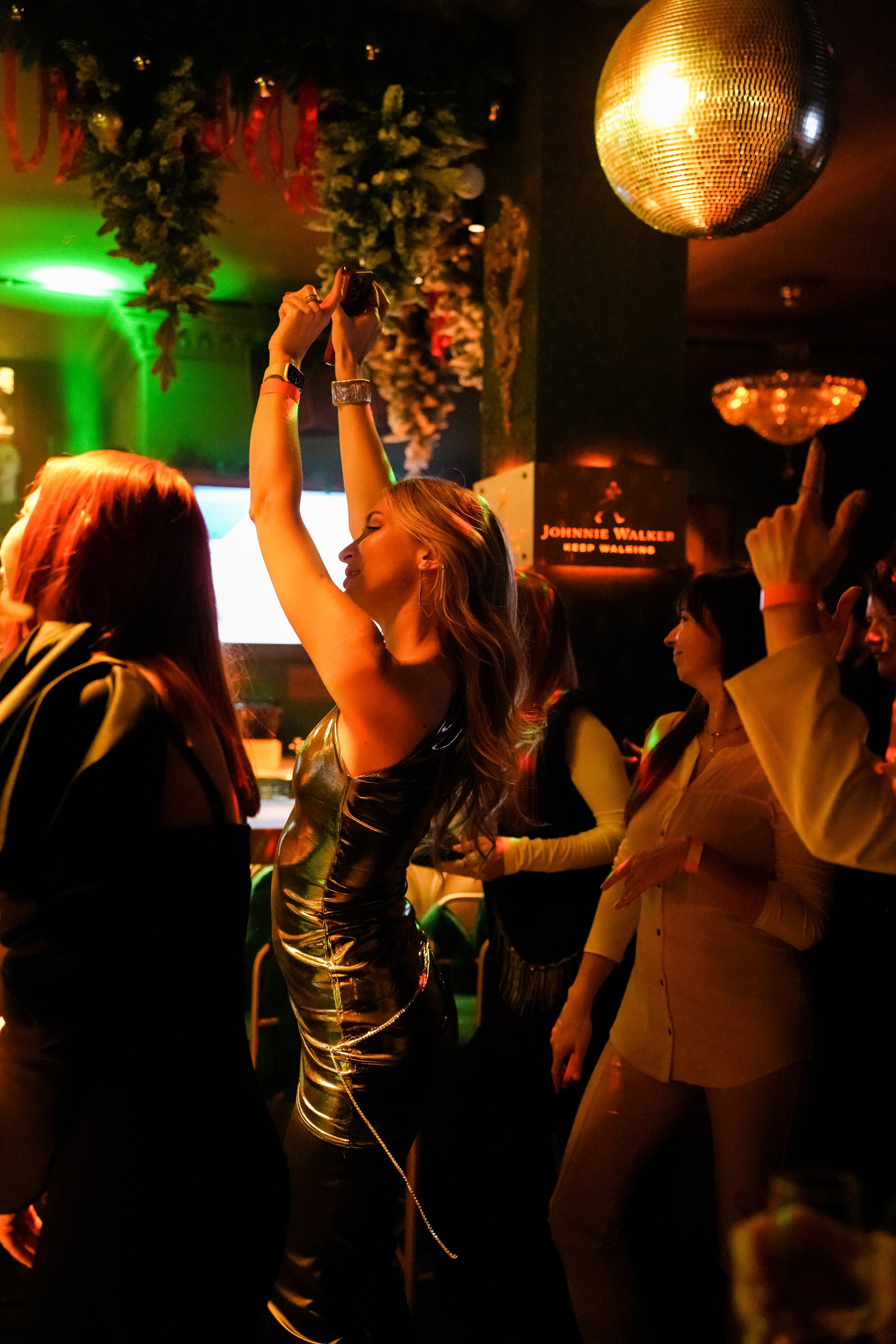 EVENT-туса в караоке. Свадебный фотограф и видеограф в Ростове-на-Дону. Максим и Наталья Лебедевы