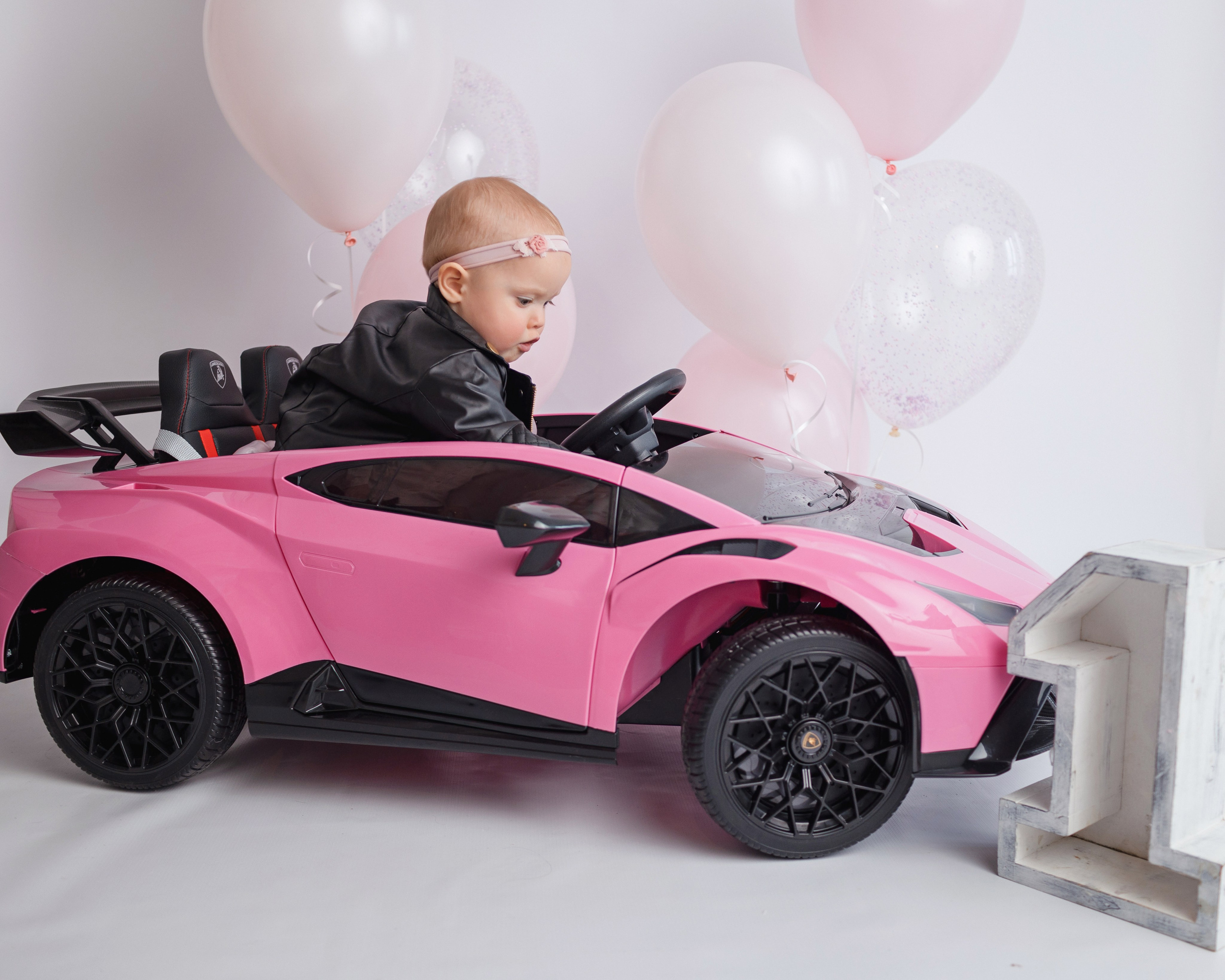 Фотосессия Первый Годик в Твери. Фотостудия для новорожденных и малышей в Твери — На ручки