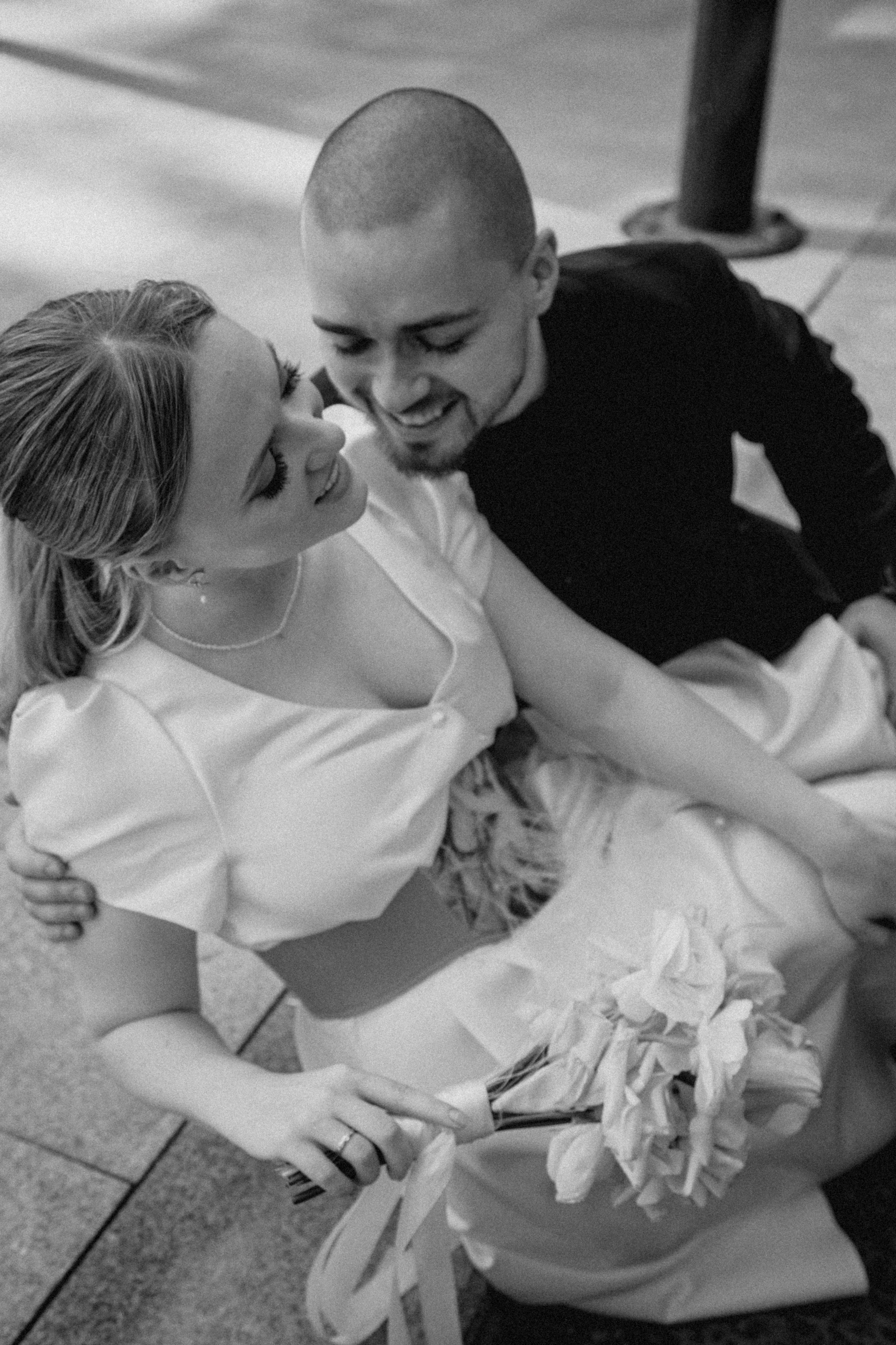 Молодожены в городе