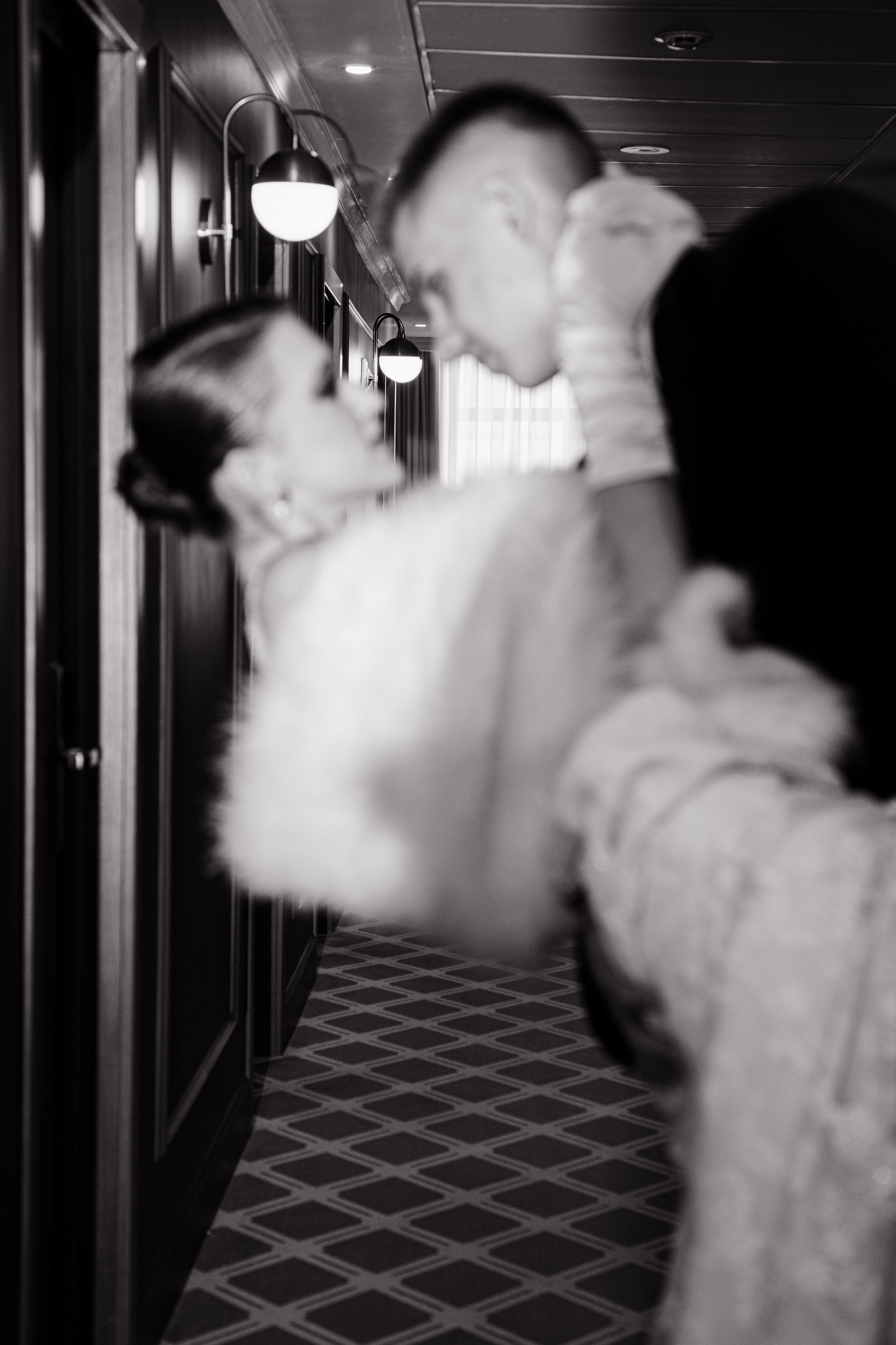 alt="Свадебная фотосессия в Барнауле. Свадебный фотограф Анна Глухова"