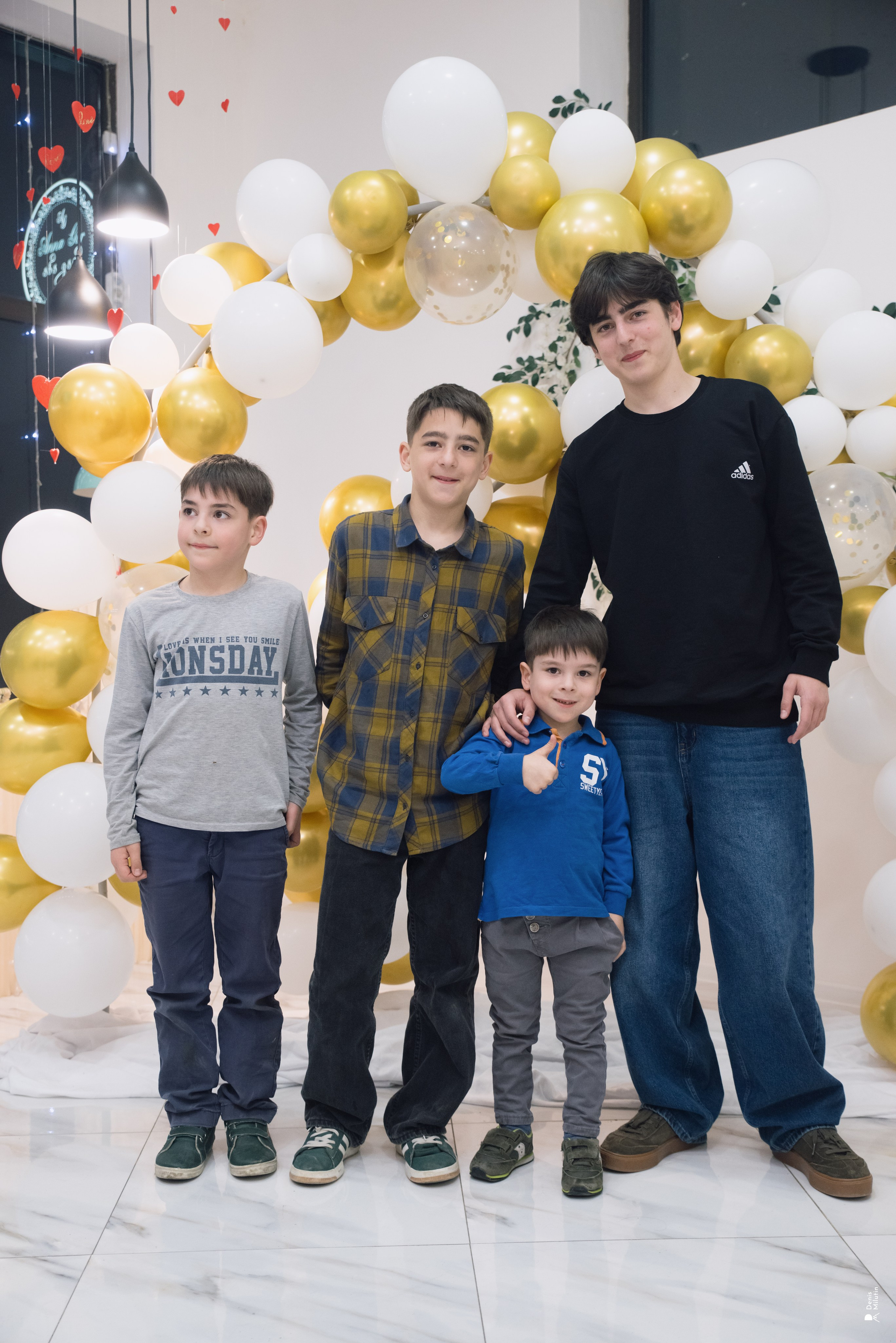 День рожденья в кафе Анна Гар. Портретный фотограф Денис Милютин