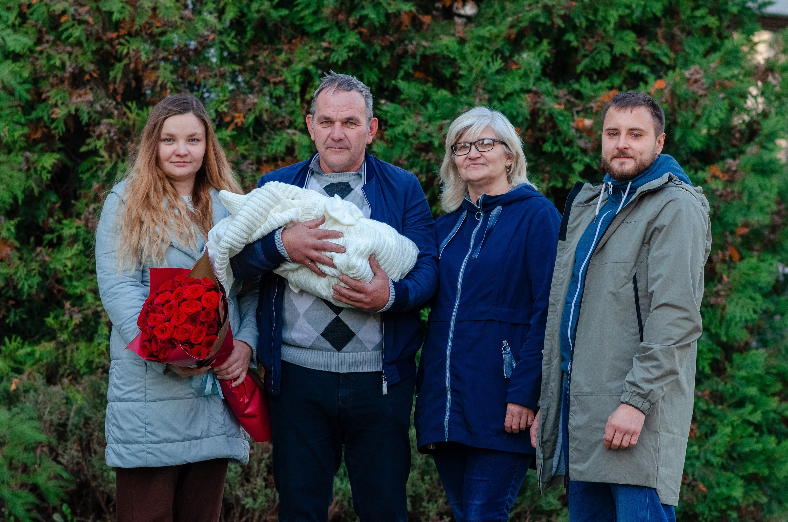 Выписка Натальи МиД. Семейный фотограф на выписку из роддома и крещение Минск Настя Гришук