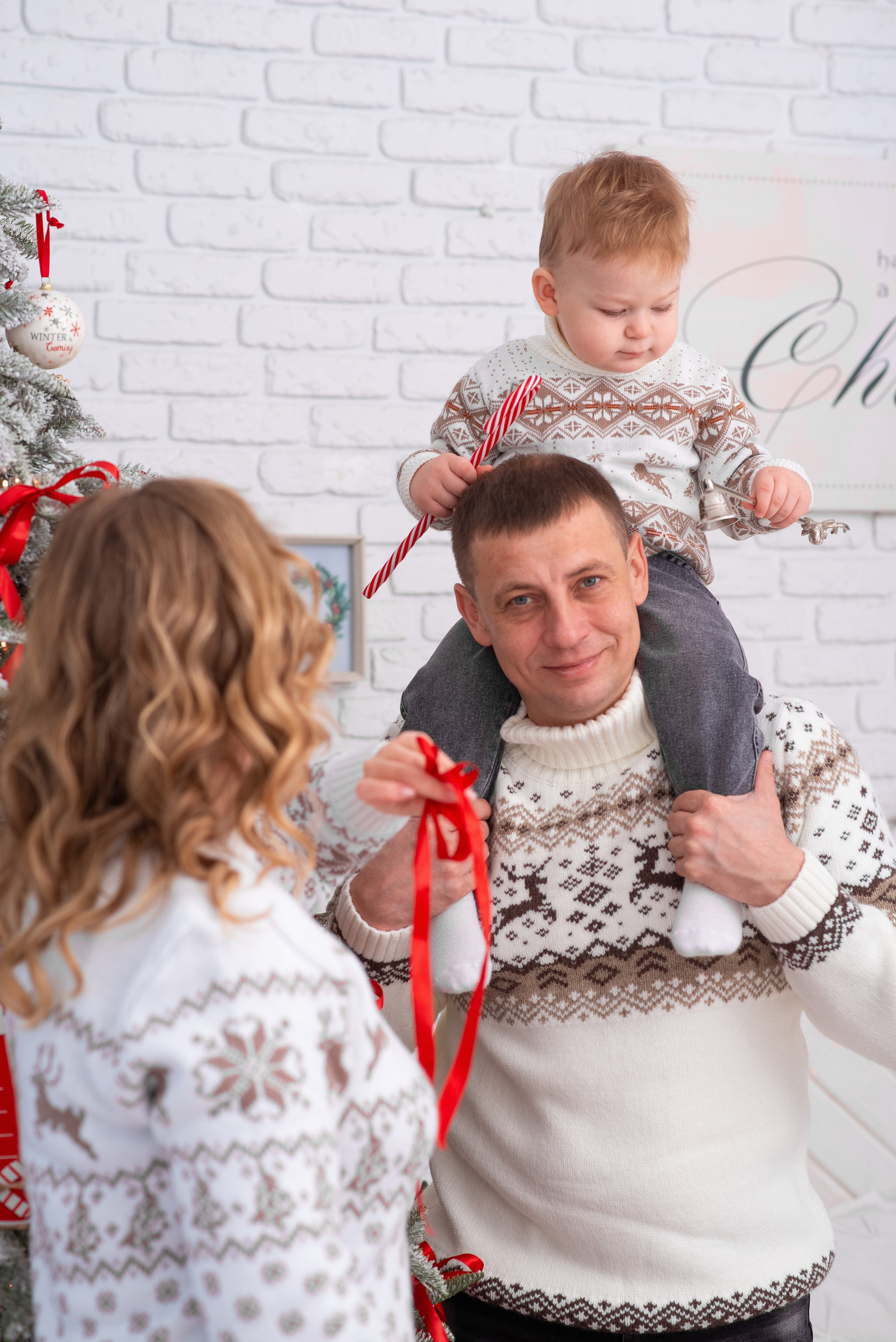 Новогодняя семья Натальи. Семейный фотограф на выписку из роддома и крещение Минск Настя Гришук