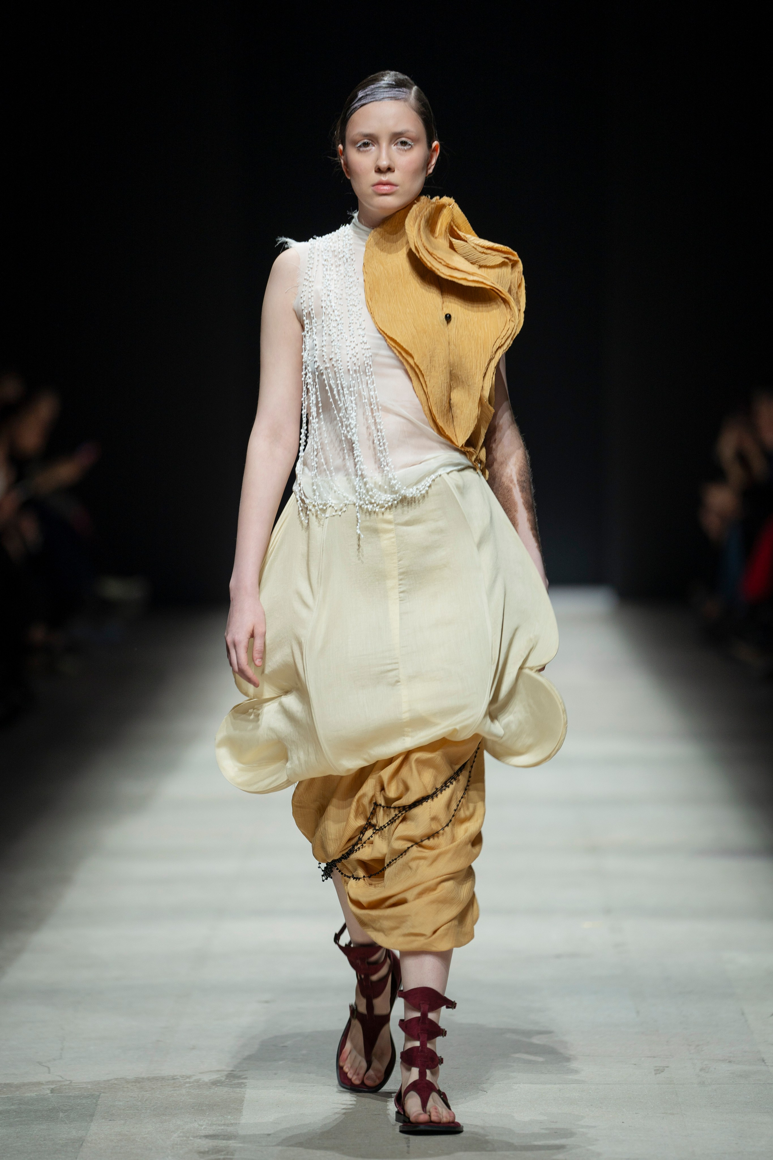Показ Школы дизайна НИУ ВШЭ на Московской неделе моды. Фотограф в Москве Савкина Евгения