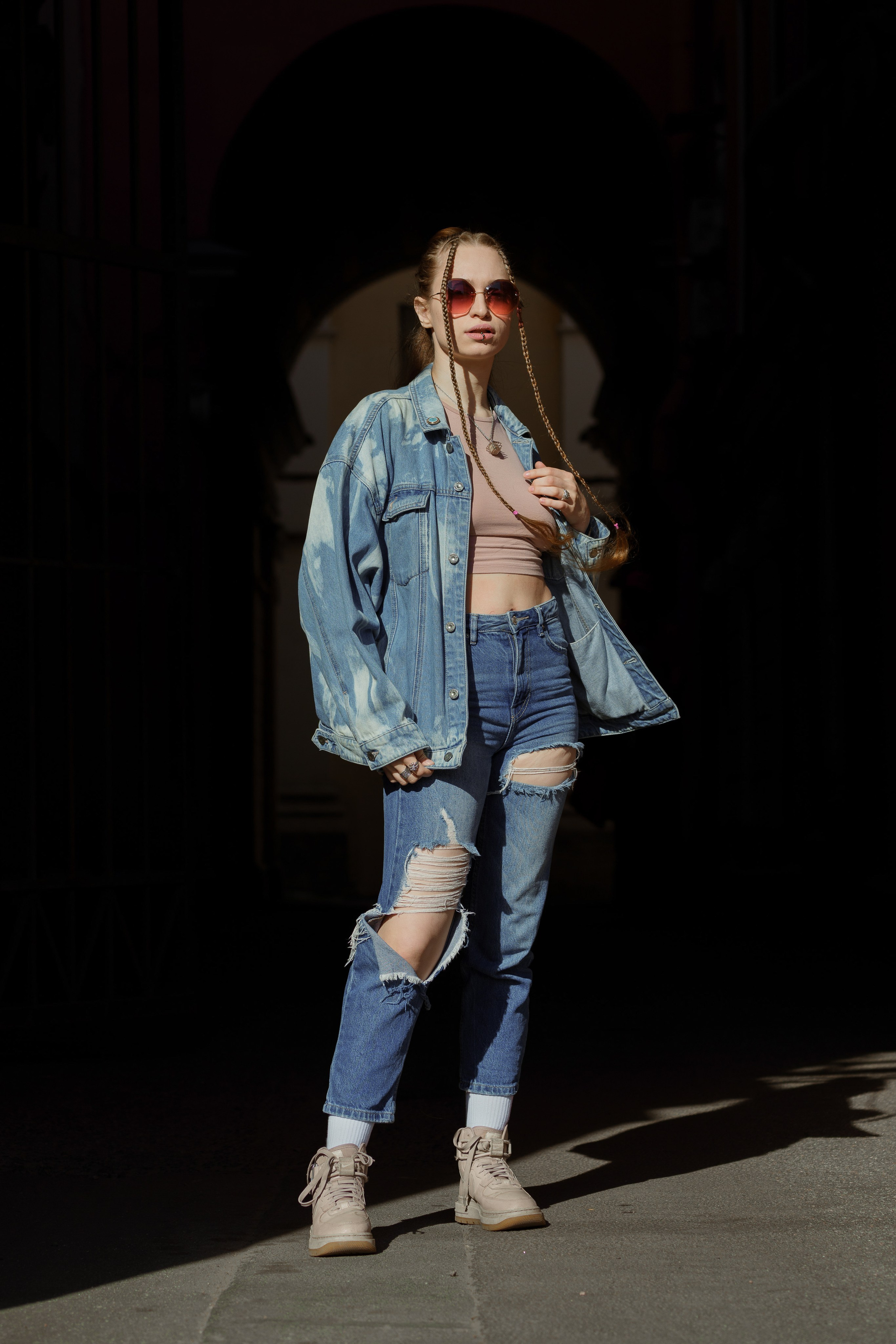 Фотосессия в проходных дворах и неклассическом центре СПб | Лена Голубева