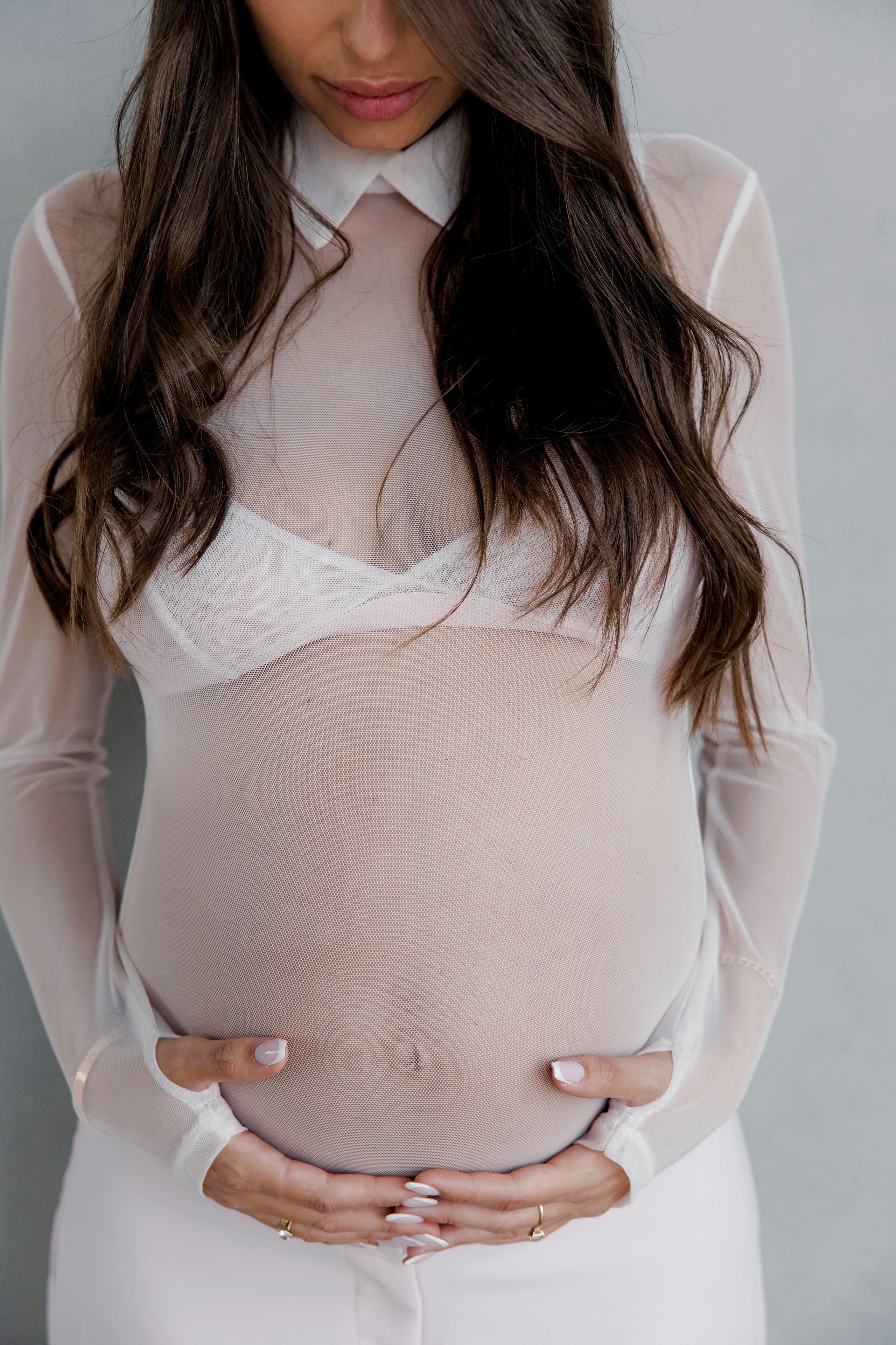 Pregnancy photoshoot inside the studio in Tel Aviv. Главная