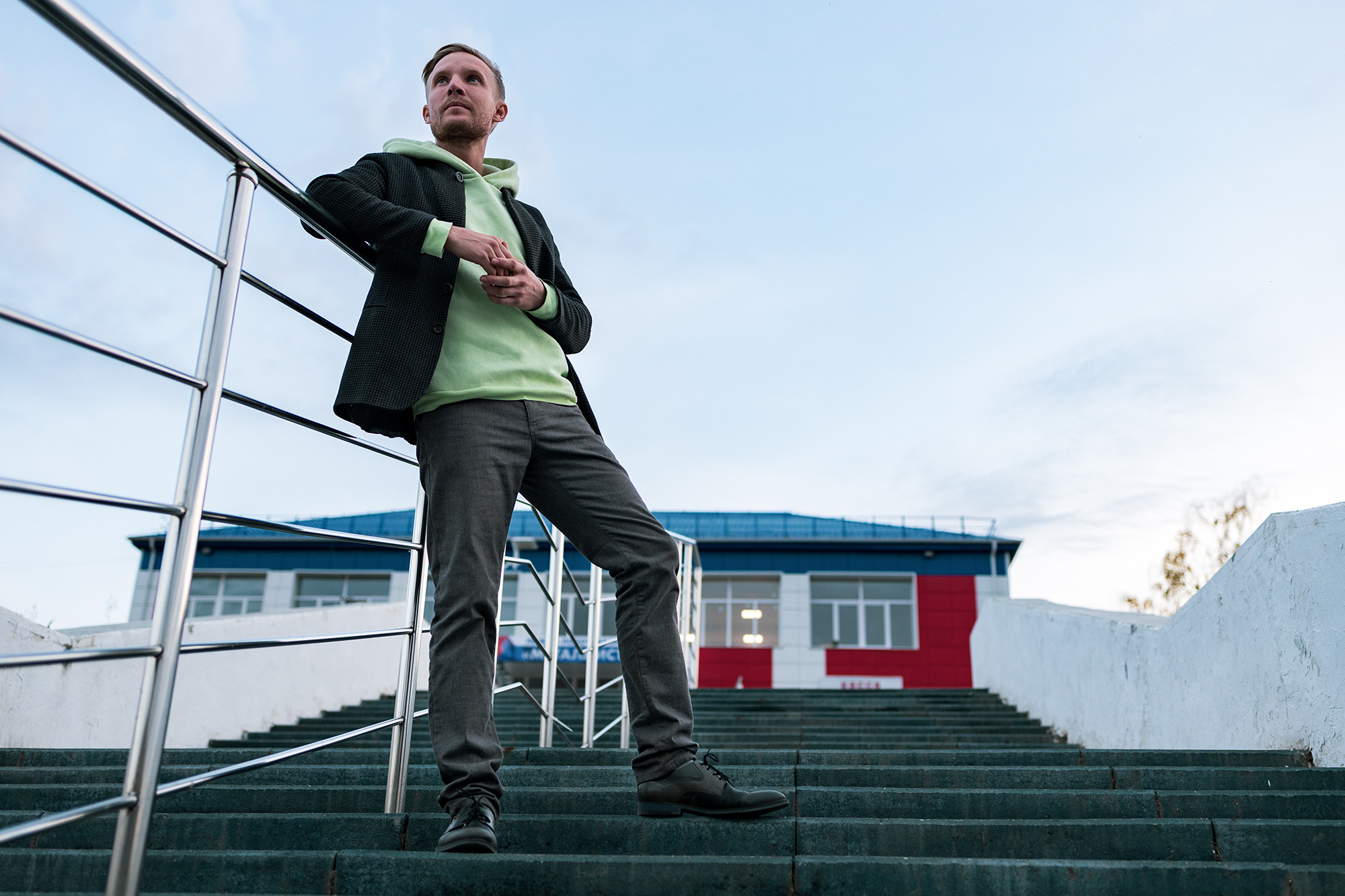 Прогулка по городу Каменск-Уральский, мужской портрет. Фотограф в городе Каменск-Уральский — Метелёв Андрей