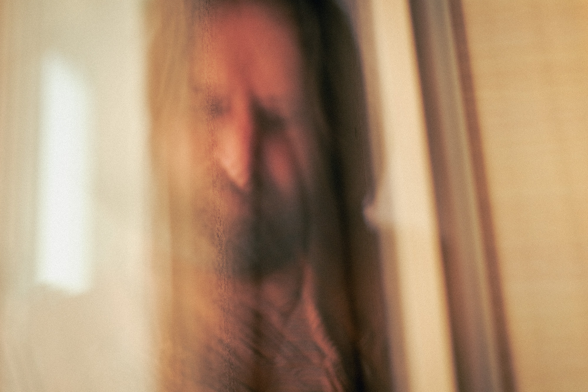 Автопортрет в отражении стекла. Фотограф в городе Каменск-Уральский — Метелёв Андрей