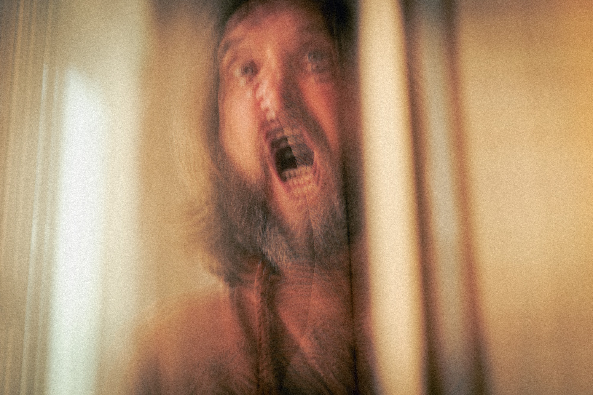 Орущий человек