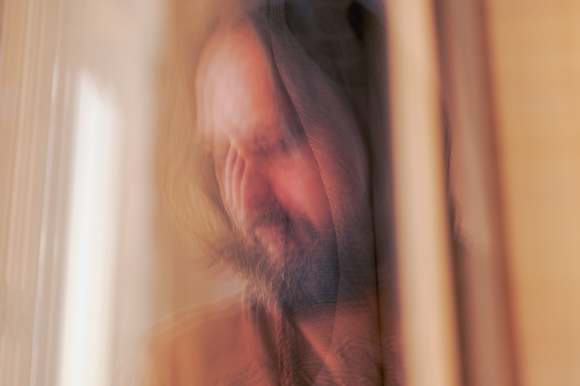 Автопортрет в отражении стекла. Фотограф в городе Каменск-Уральский — Метелёв Андрей